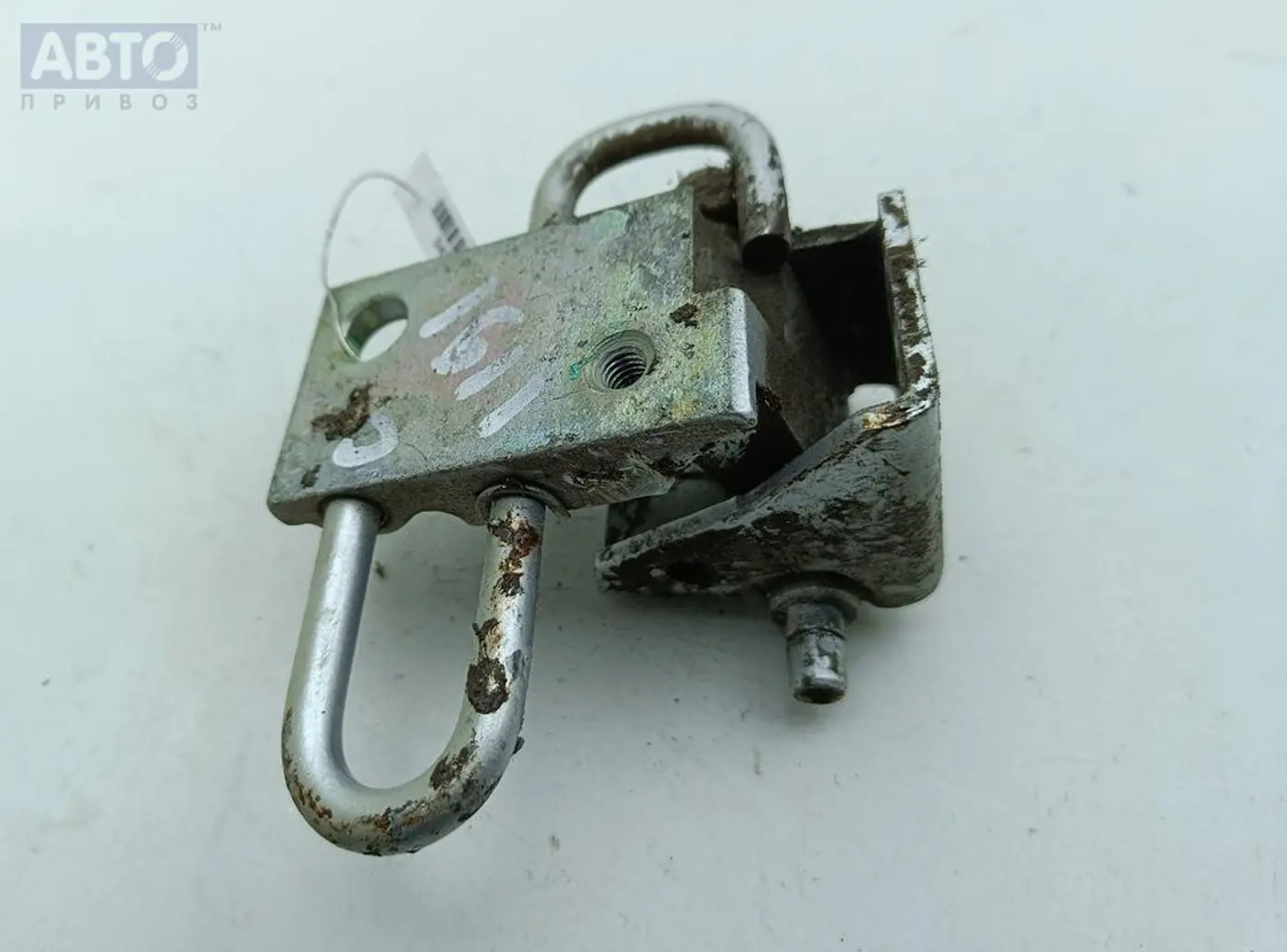 Петли к Volkswagen Bora 2003
