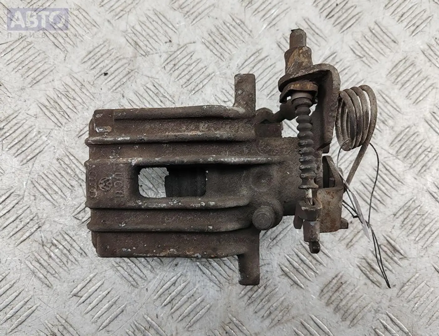 Суппорт к Audi A6 1997