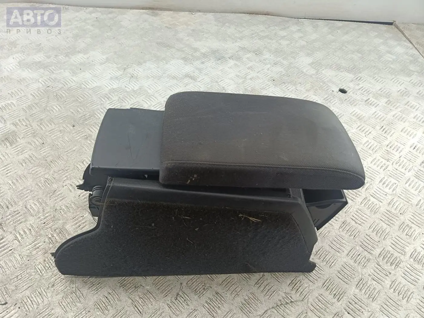 Подлокотник к Skoda Superb 2006