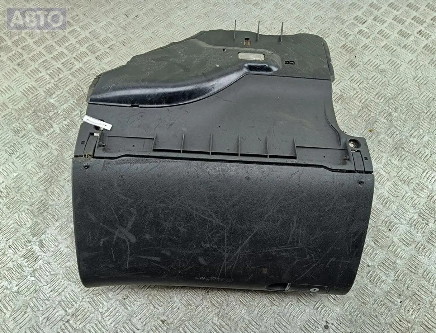 Бардачок к Audi A4 2001