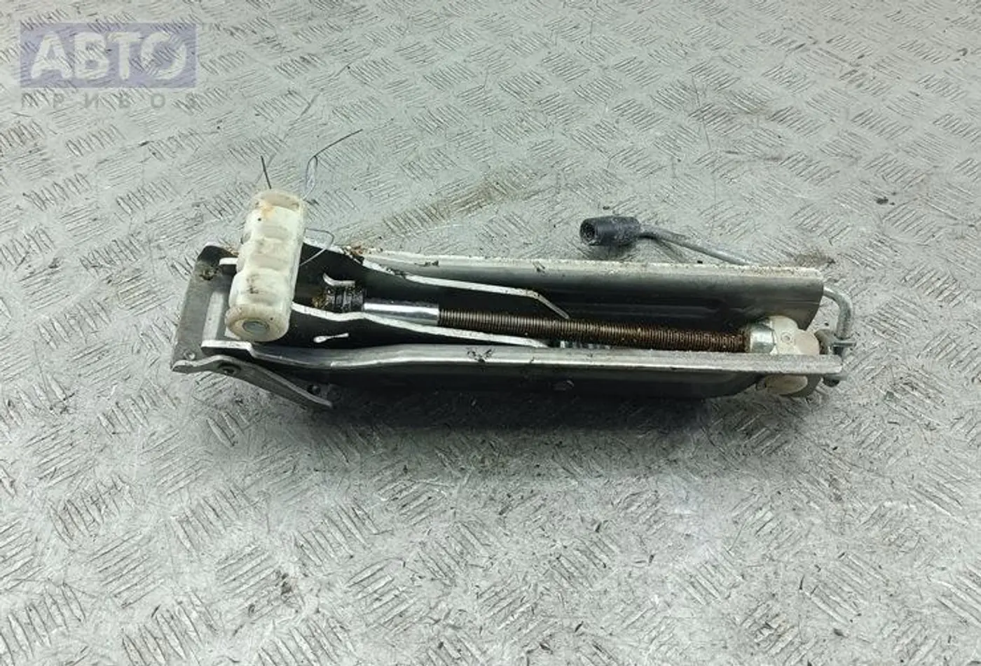 Домкрат к Audi A6 2005