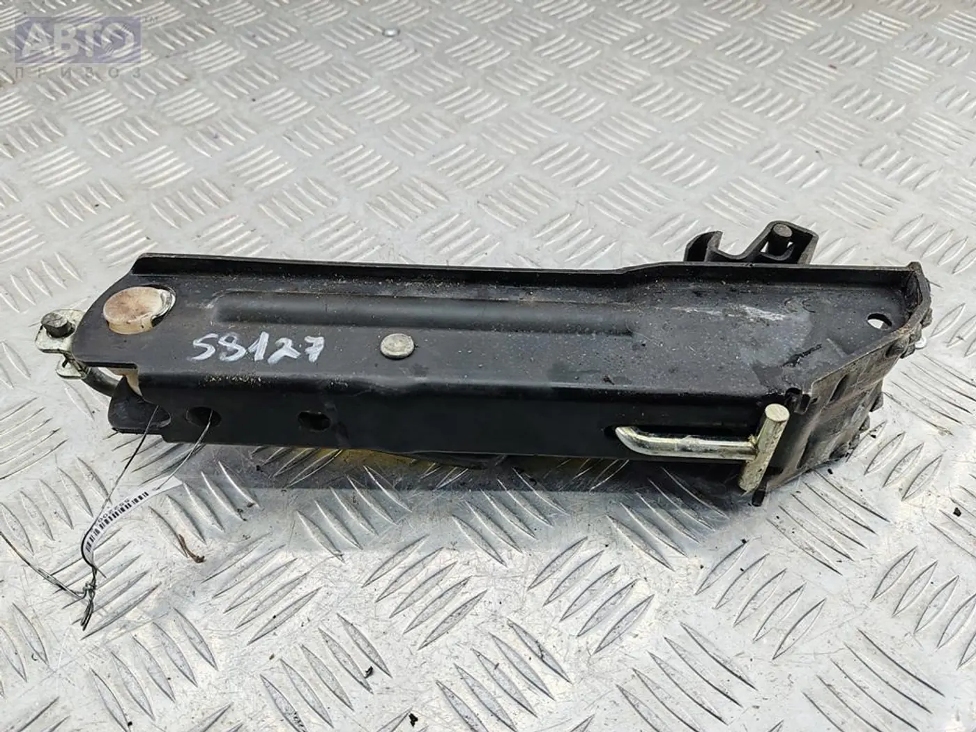Домкрат к Volkswagen Passat 2006