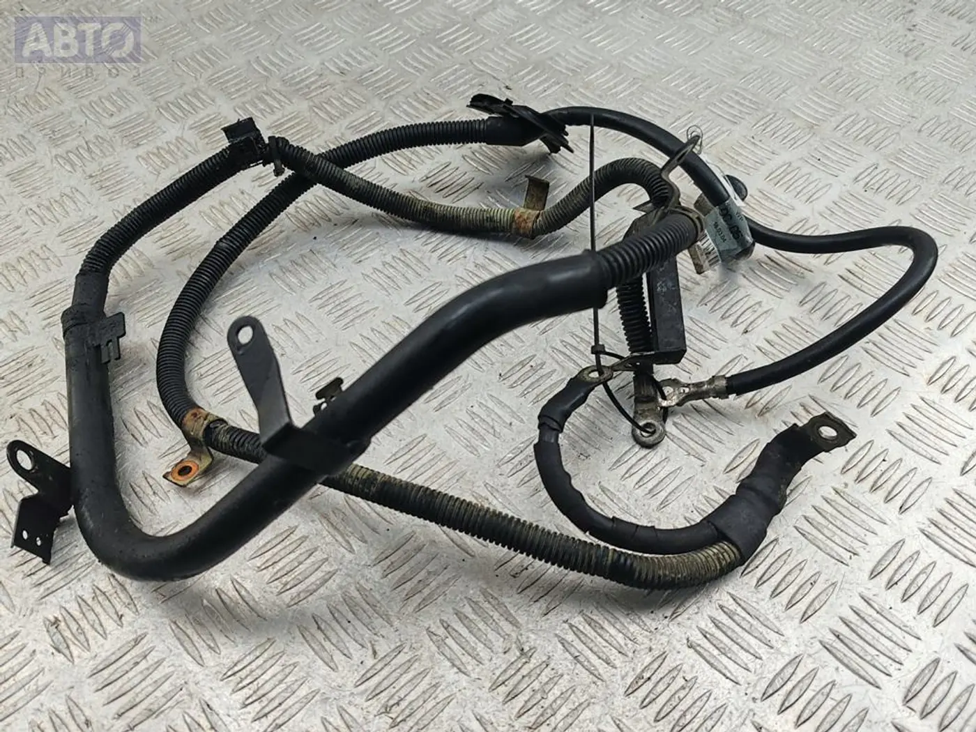 Провода аккумулятора к Mercedes-Benz C-klasse 2004