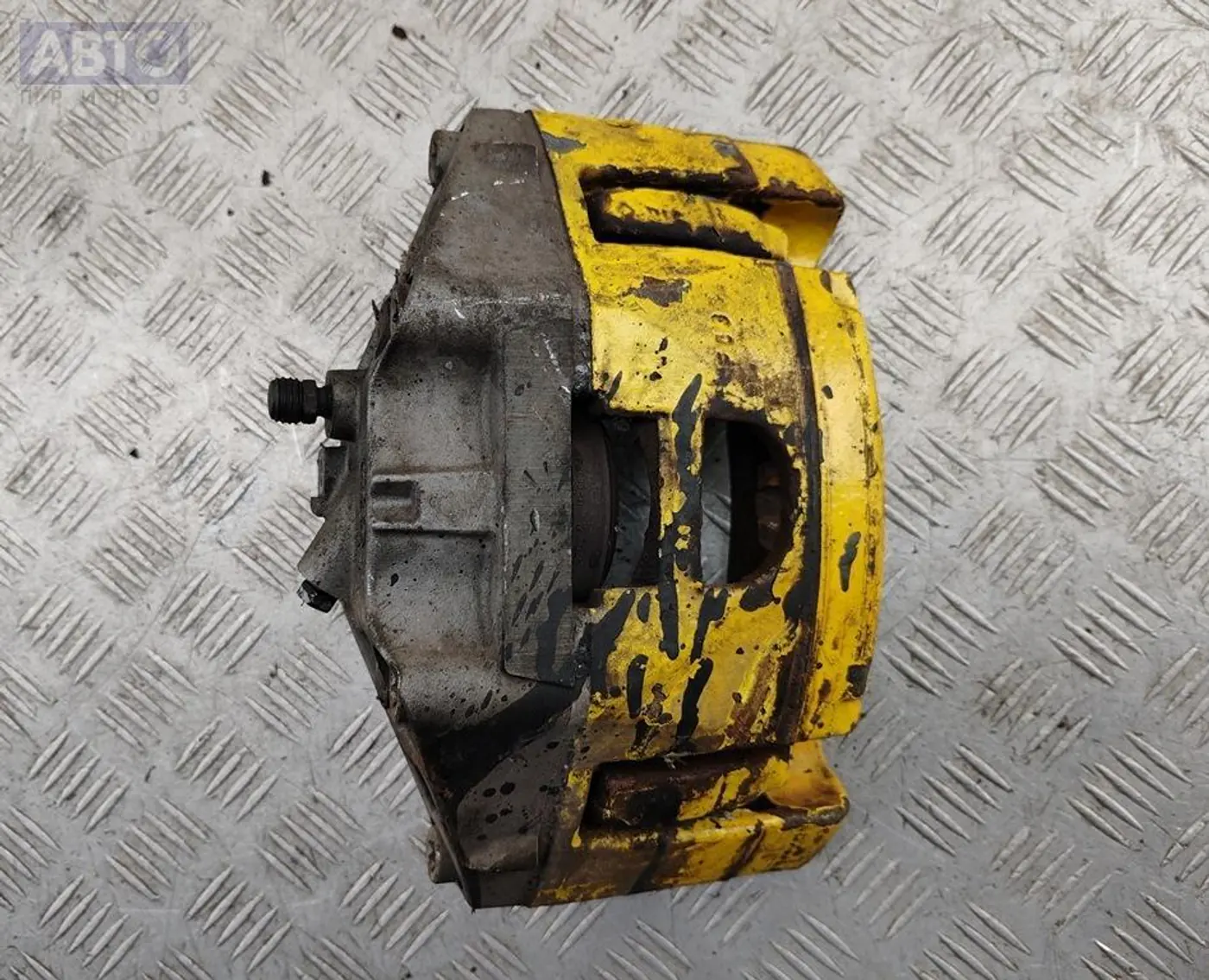 Суппорт к Audi A4 2005
