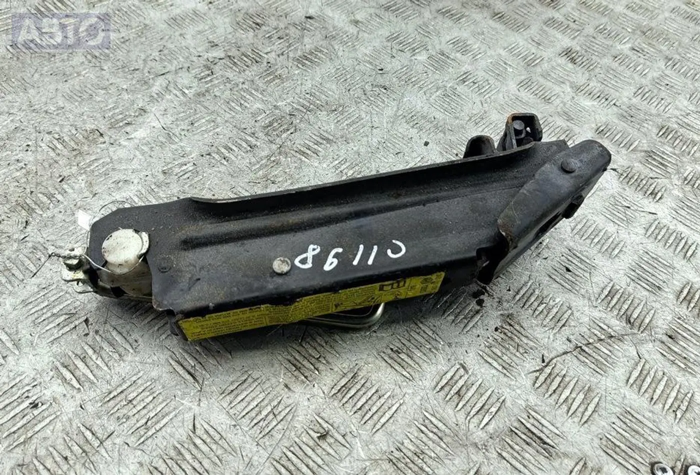 Домкрат к Volkswagen Golf 2004