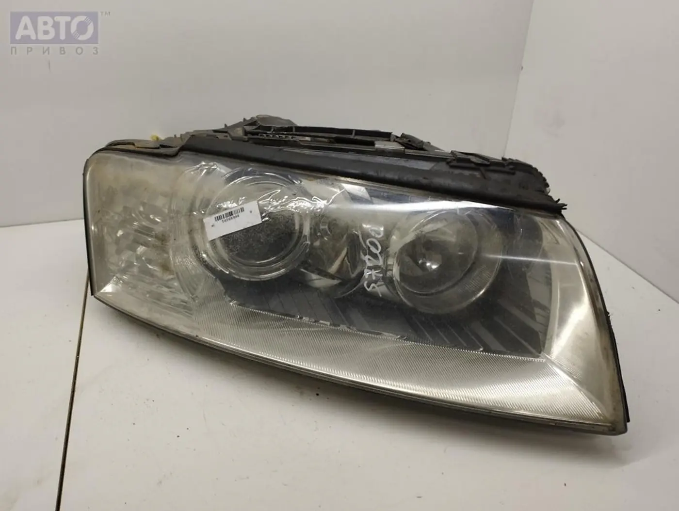 Фара правая к Audi A8 2003