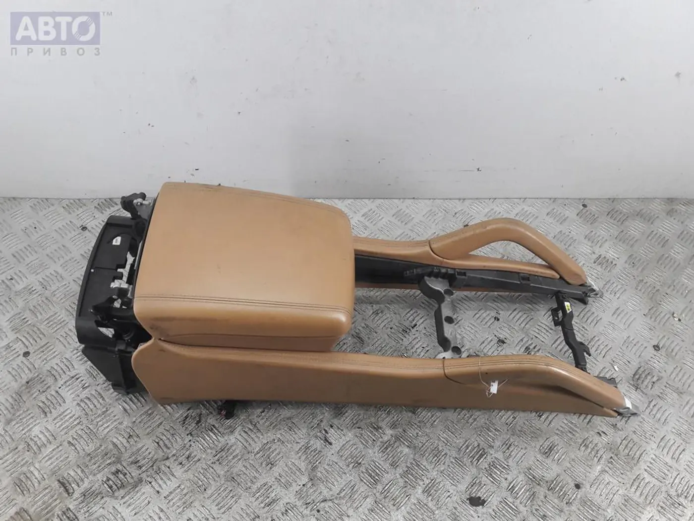 Подлокотник к Porsche Cayenne 2003