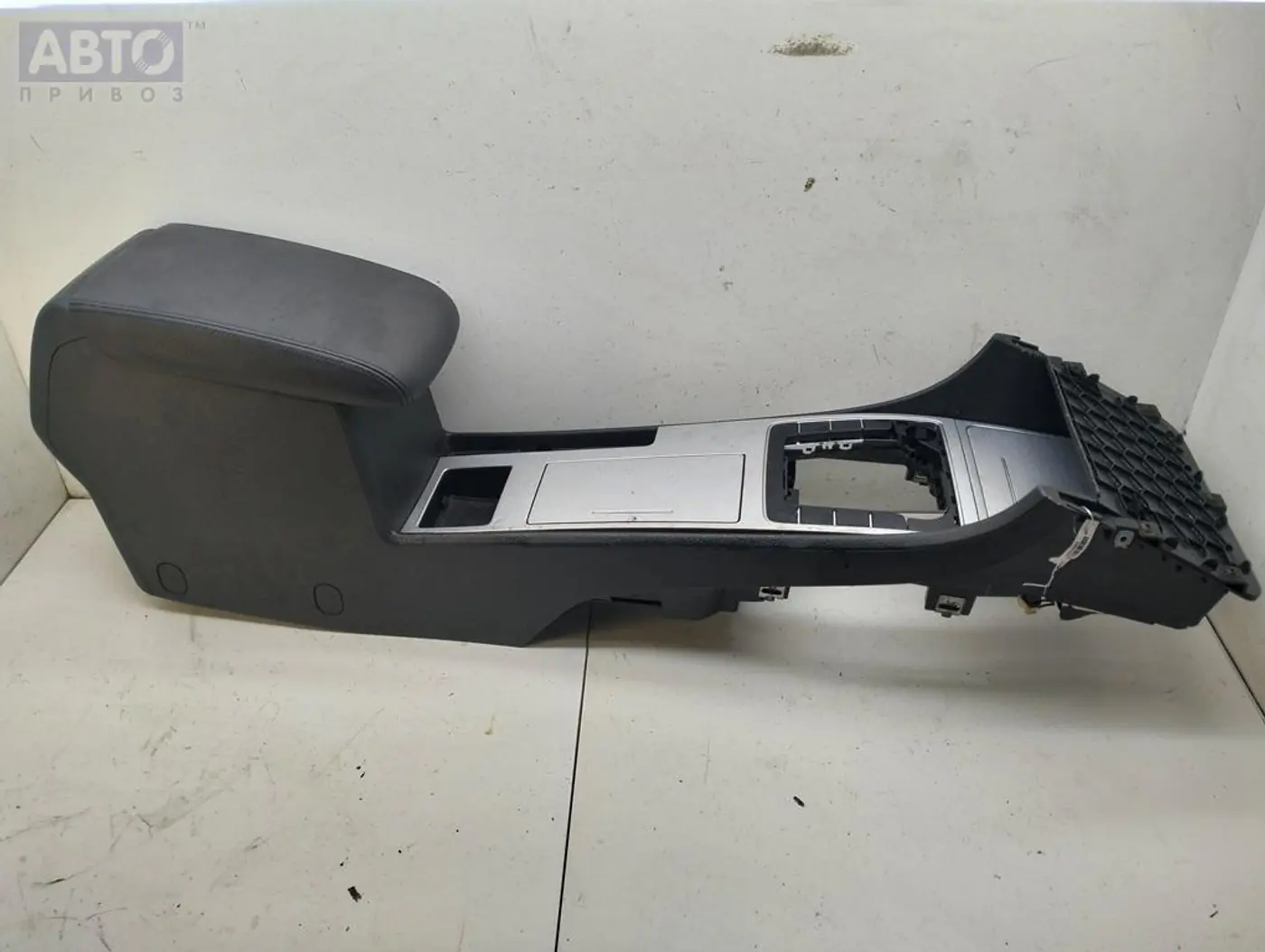 Подлокотник к Volkswagen Passat 2012