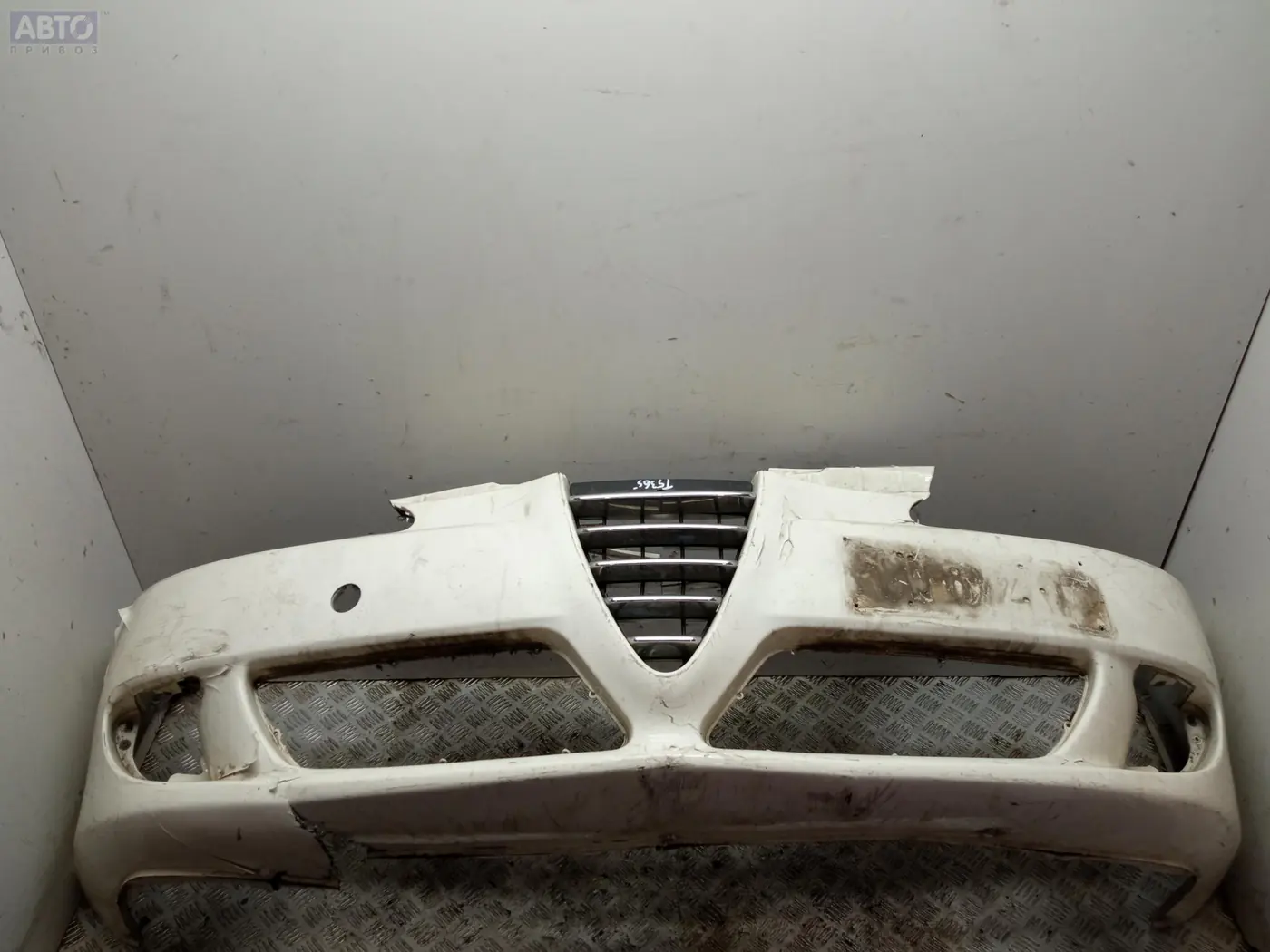 Бампер передний к Alfa Romeo 147 2005
