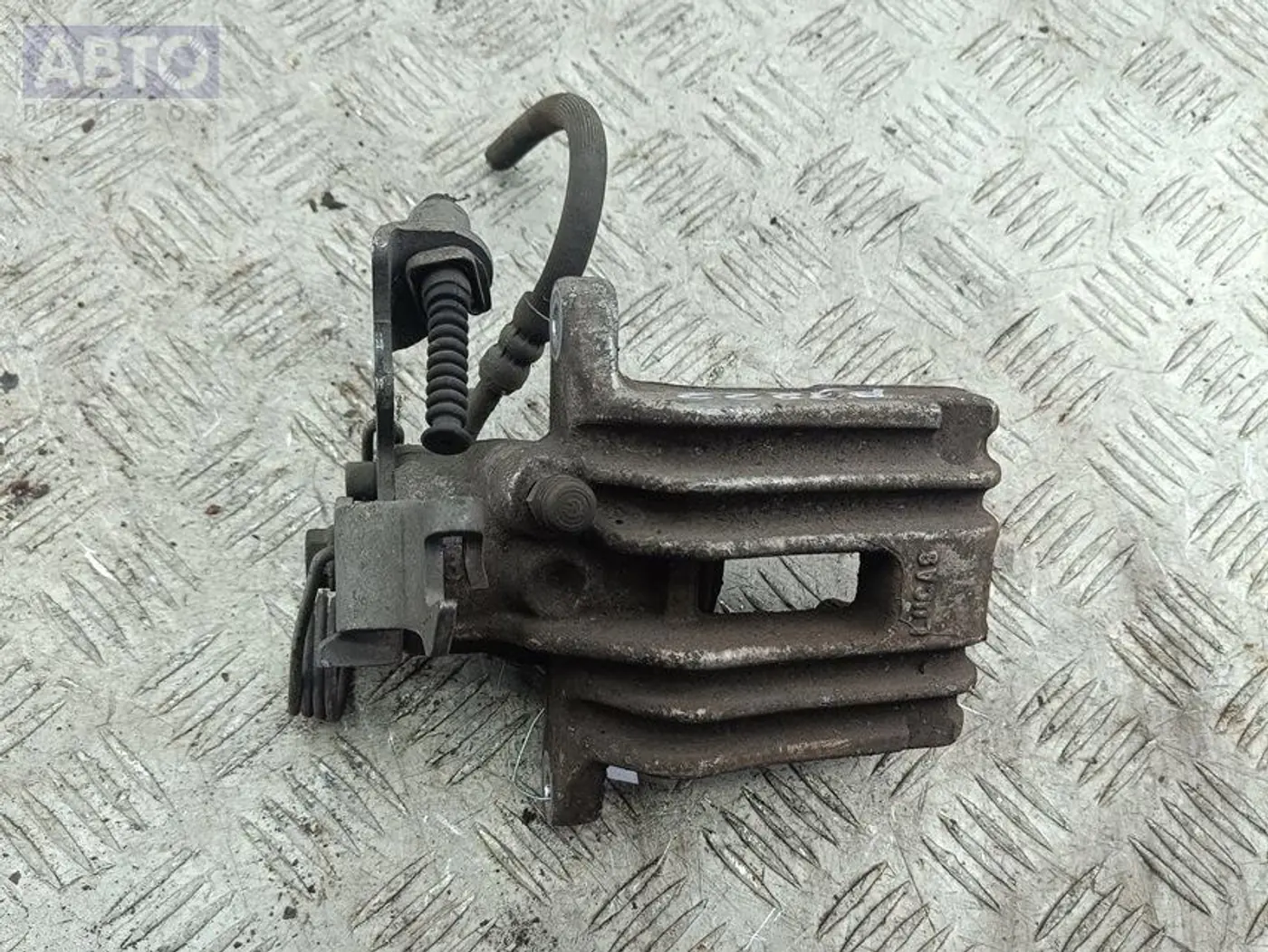 Суппорт к Audi A4 1999
