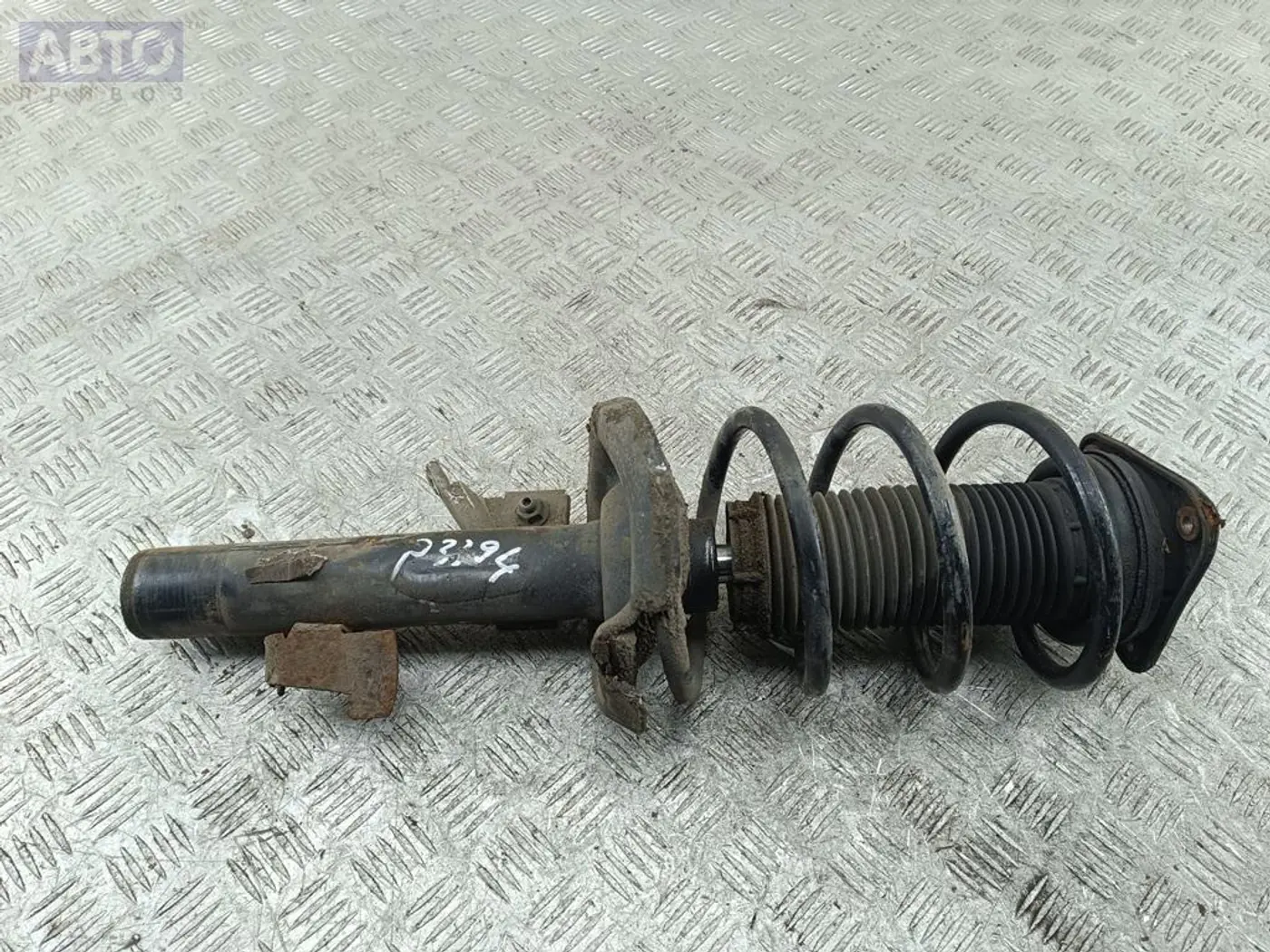 Фара левая к Ford Focus 2006