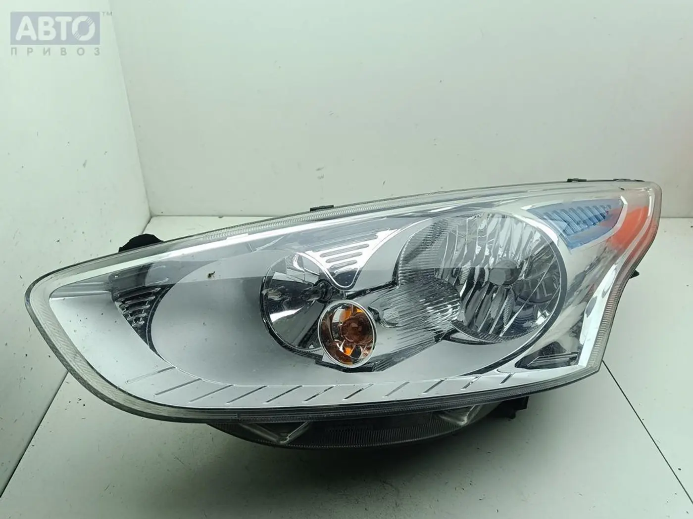 Фара левая к Ford B-MAX 2014