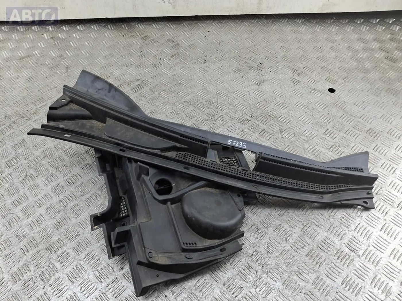 Дождевик к Mitsubishi Grandis 2004