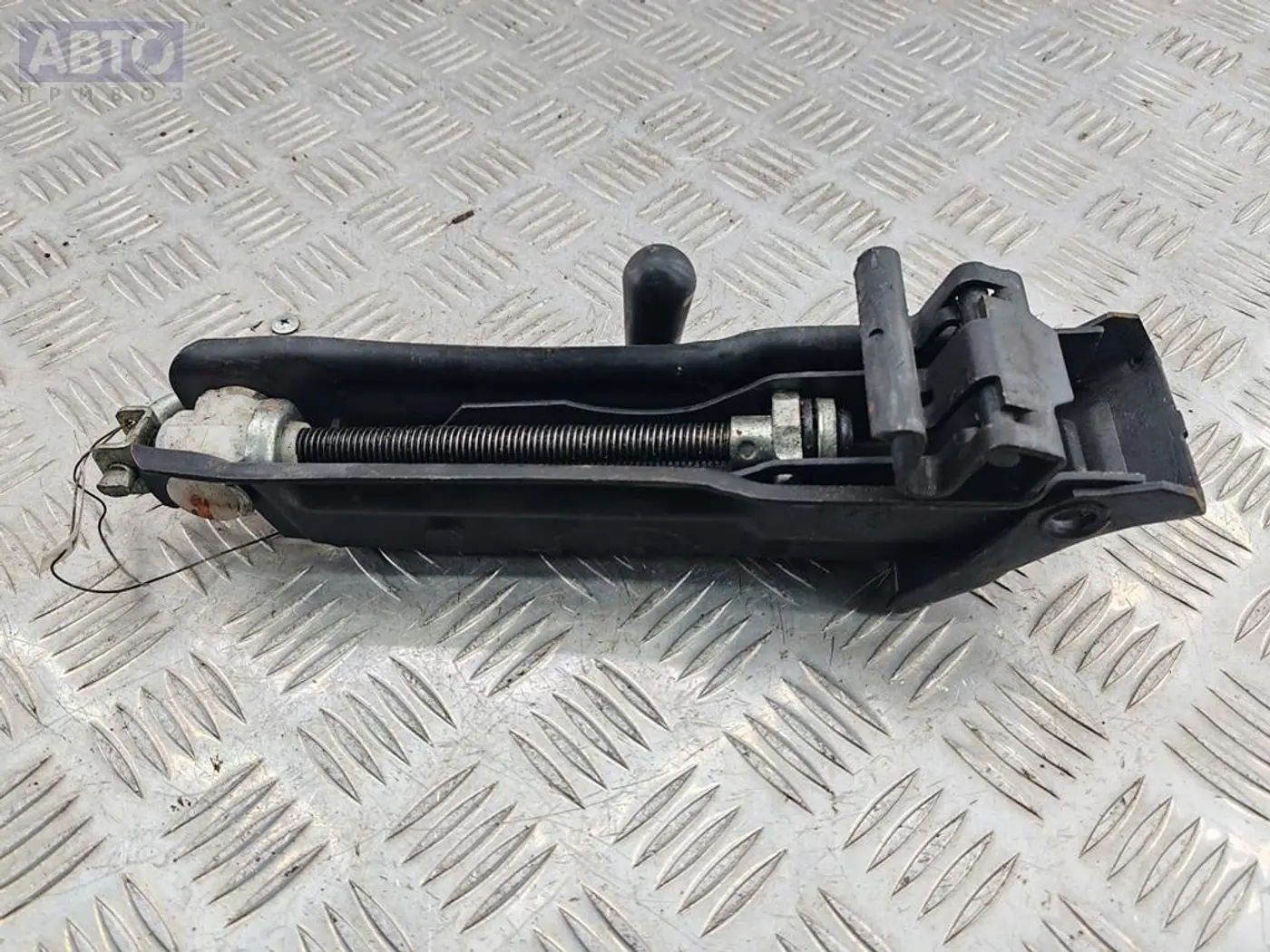 Домкрат к Skoda Fabia 2006