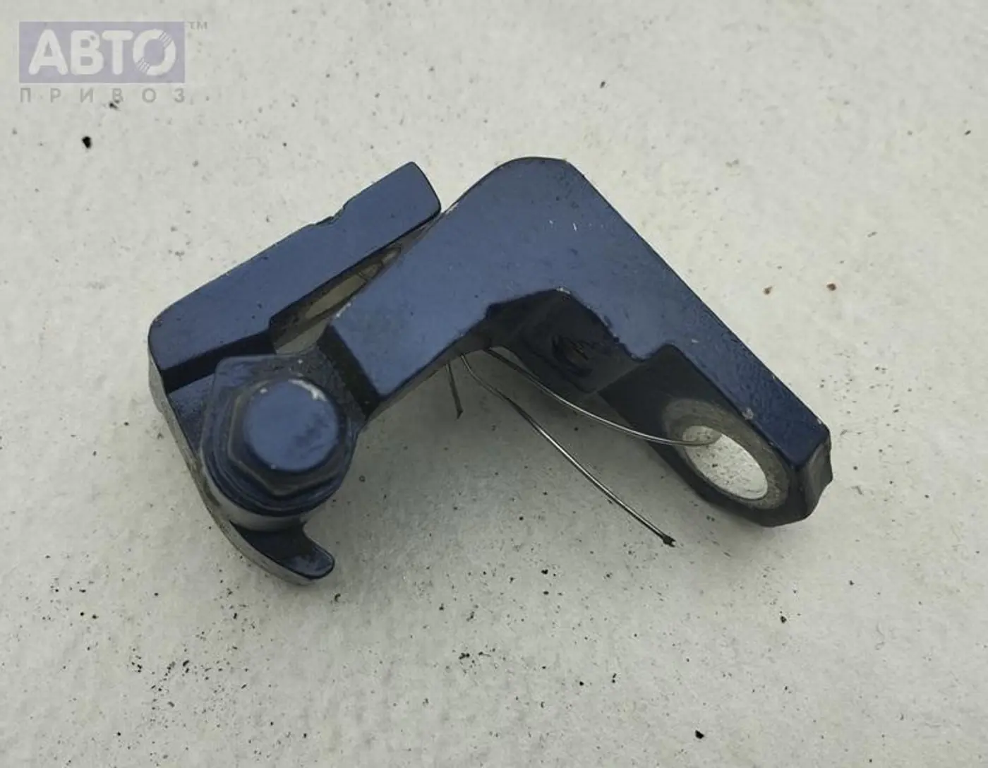 Петли к Volkswagen Touran 2003