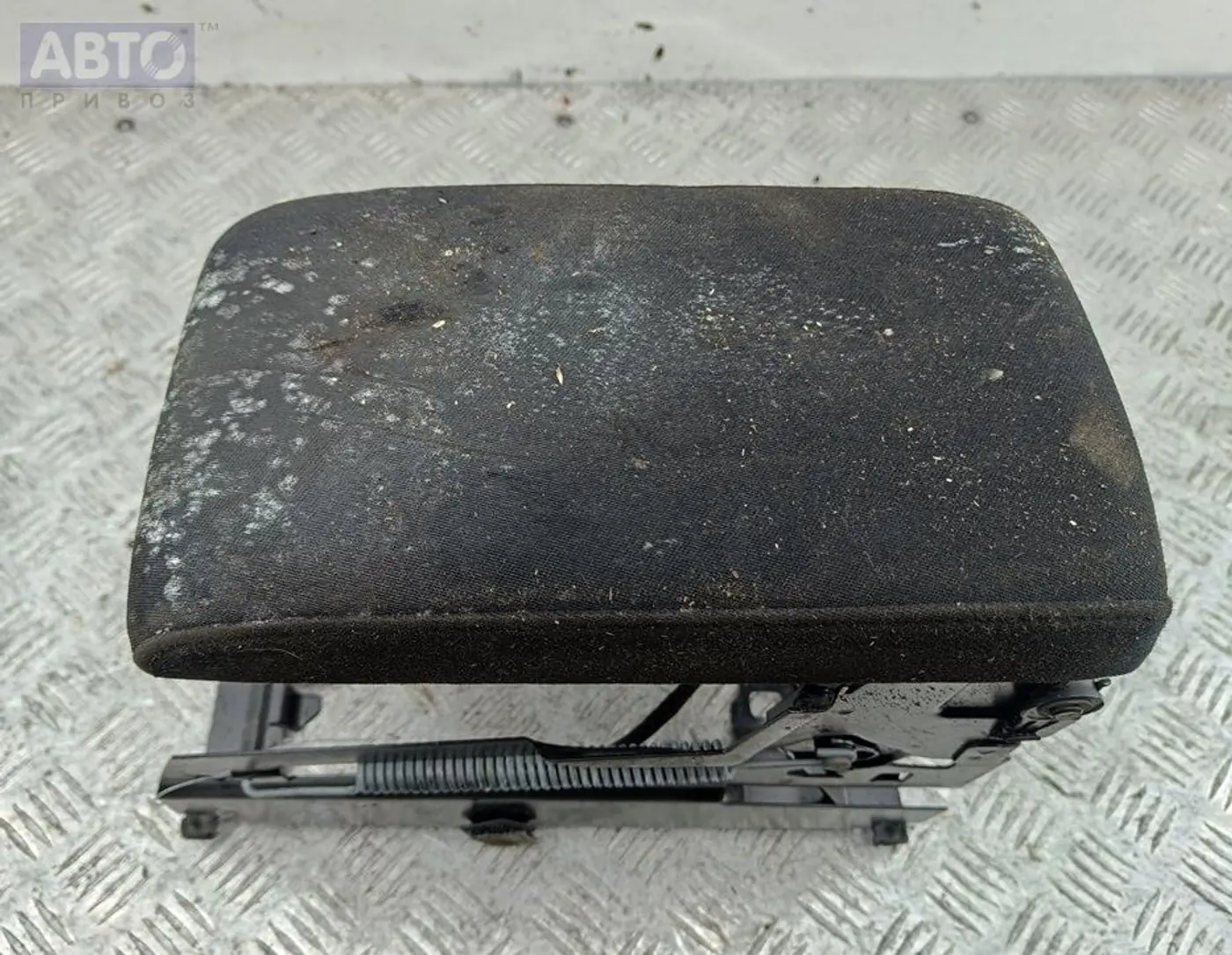 Подлокотник к Volkswagen Passat 2002