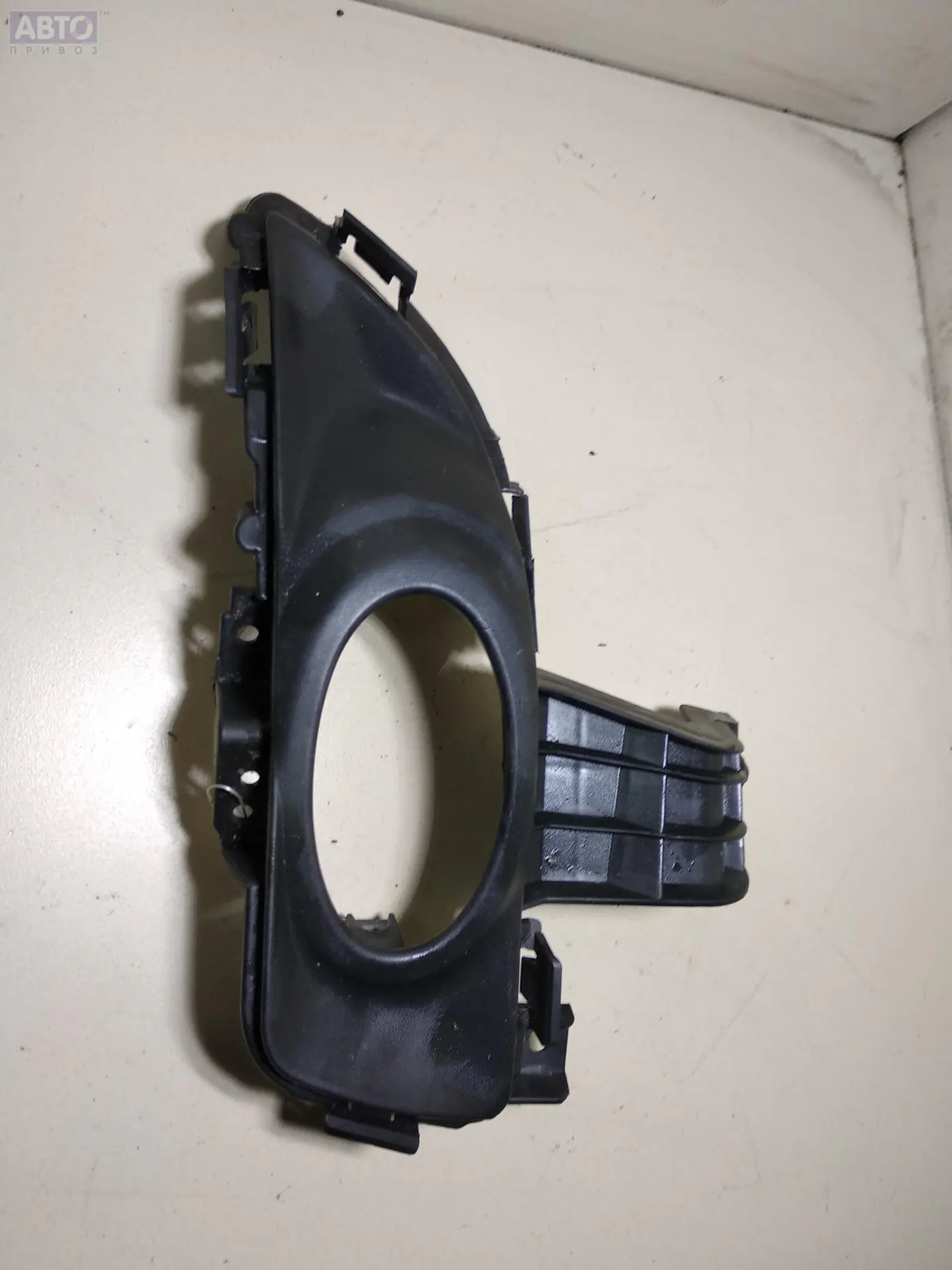 Рамка фары к Mazda 3 2004