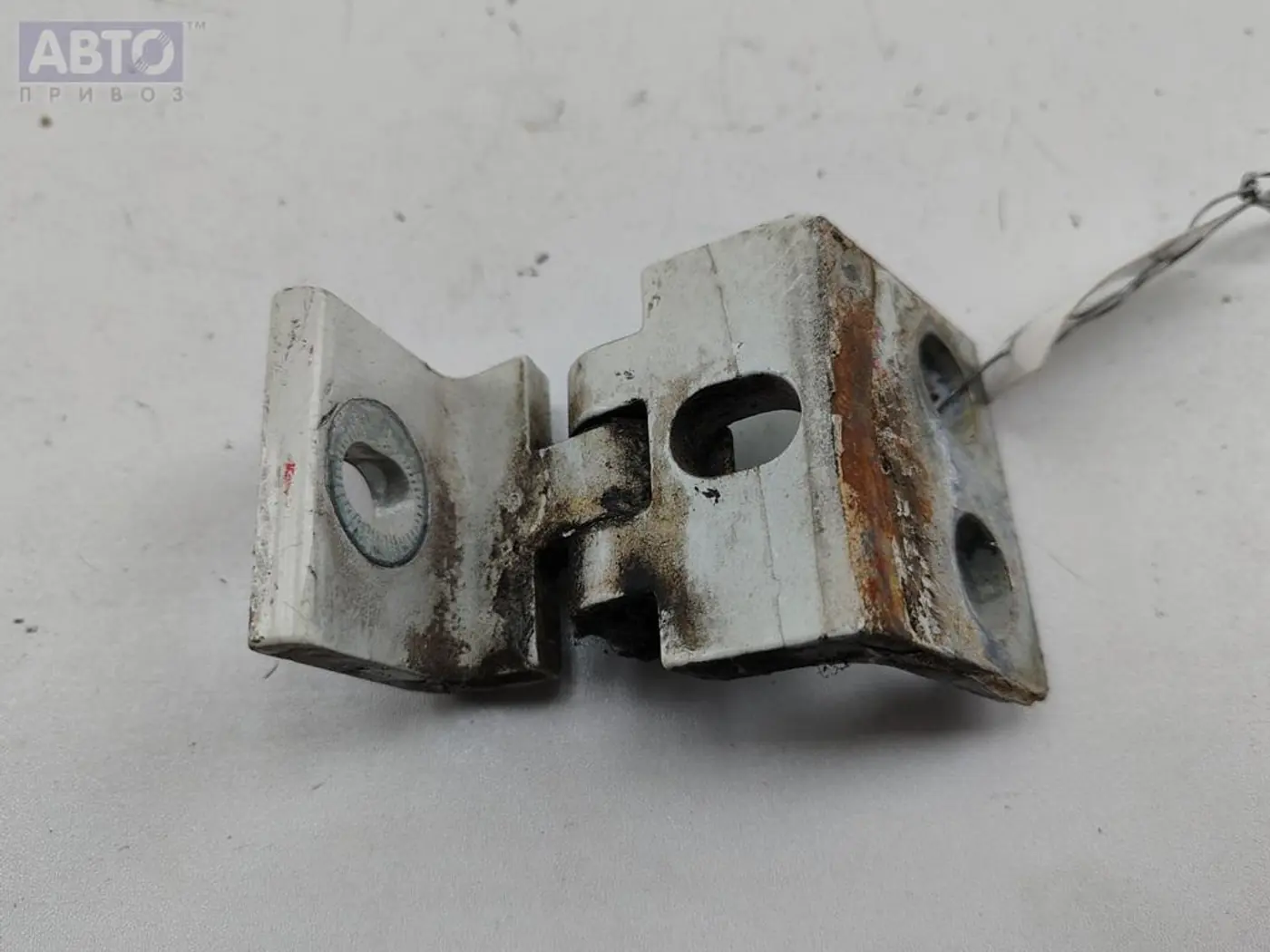 Петли к Volkswagen Transporter 1997
