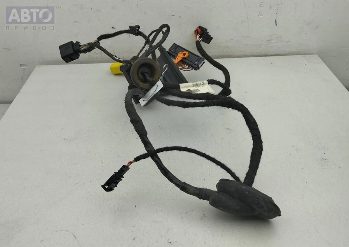 Проводка двери к Volkswagen Passat 2005