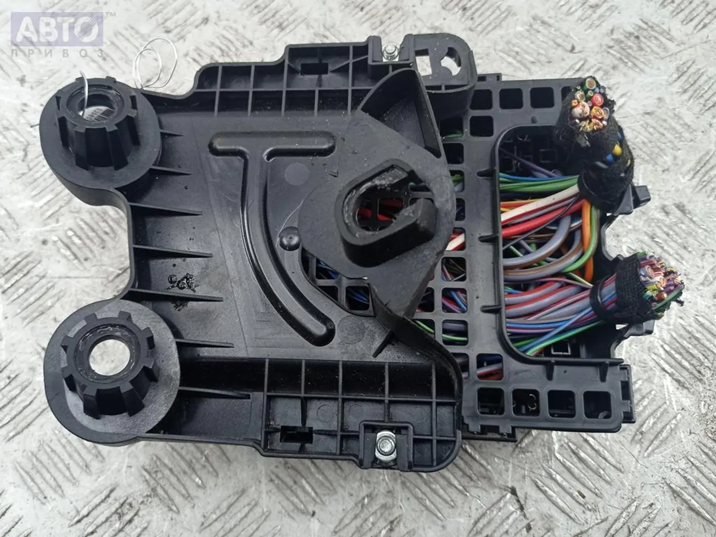 Короб предохранителей к Ford B-MAX 2013