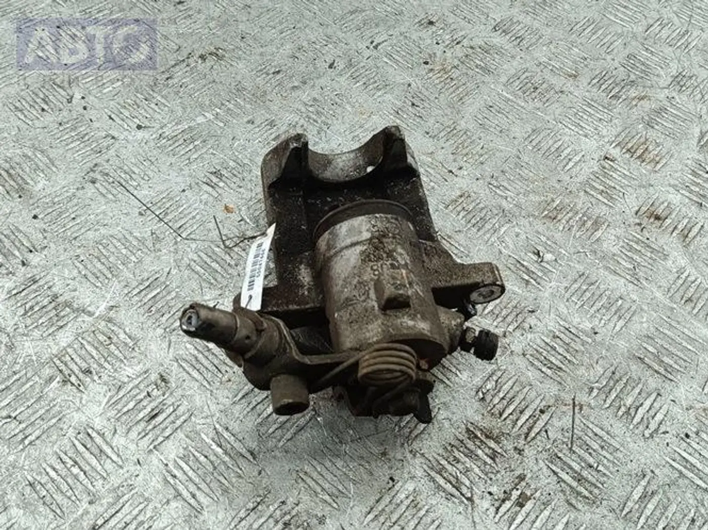 Суппорт к Audi A3 1997