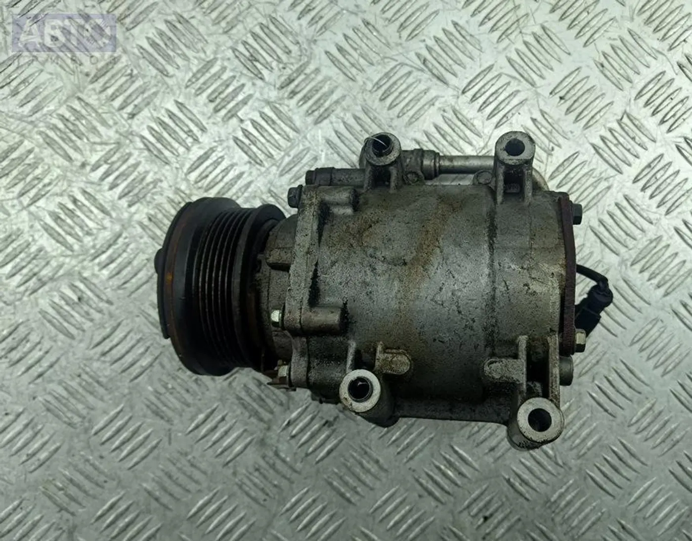 Компрессор кондиционера к Ford Mondeo 2001