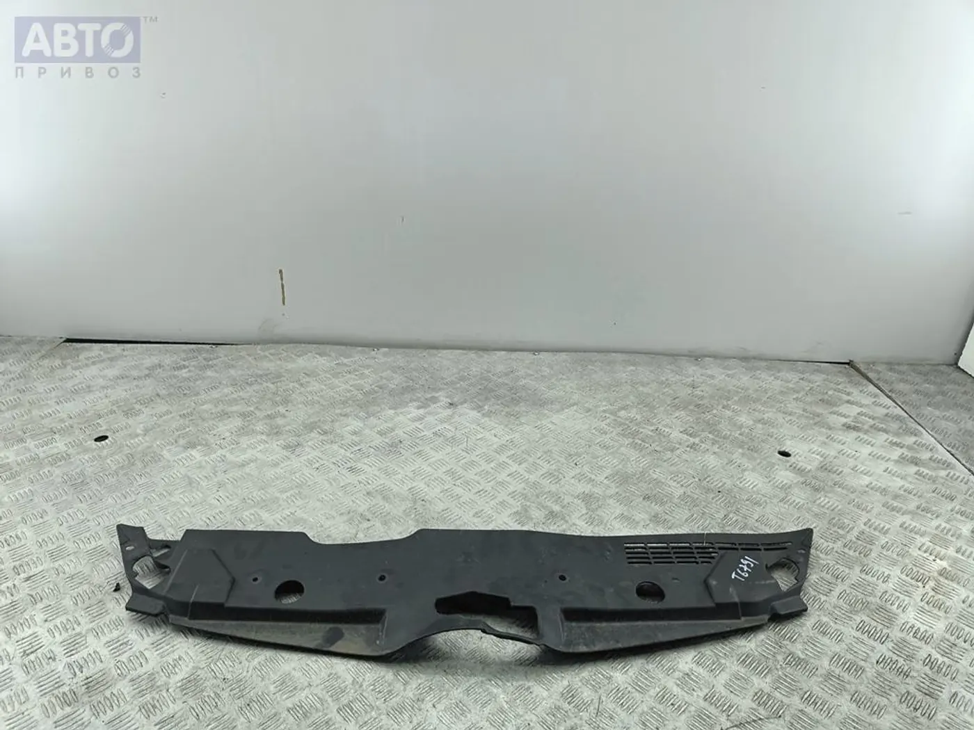Накладка к Toyota Corolla Verso 2005