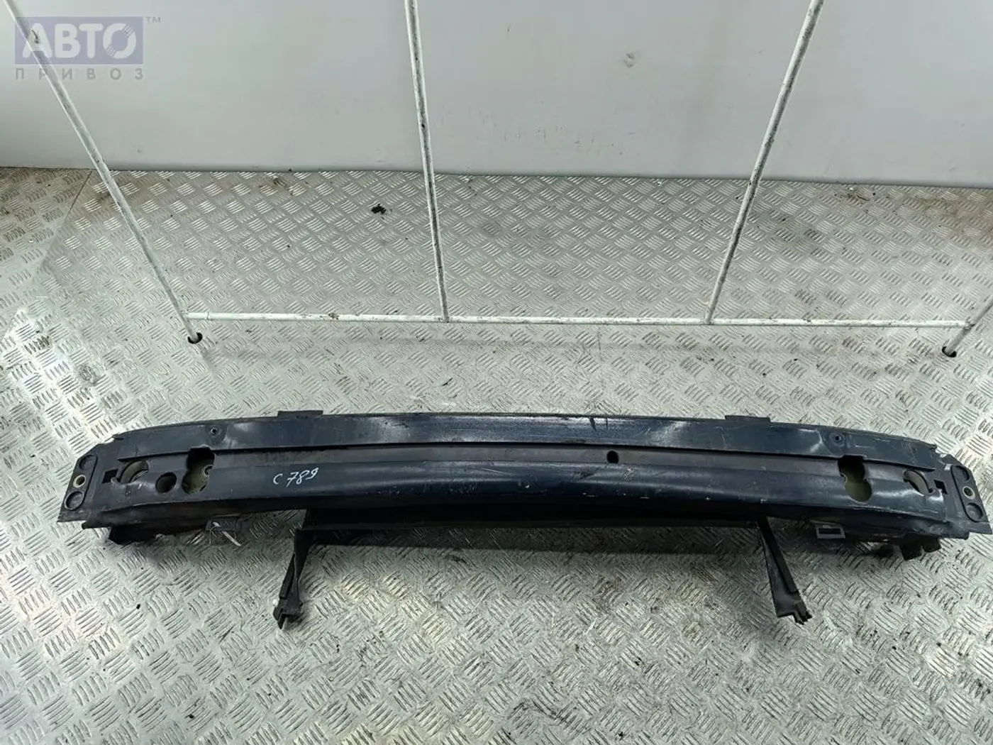 Усилитель бампера к Volvo V70 2001