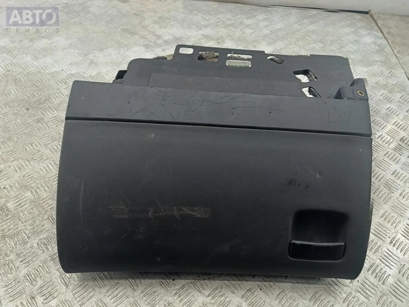 Бардачок к Audi A8 2003
