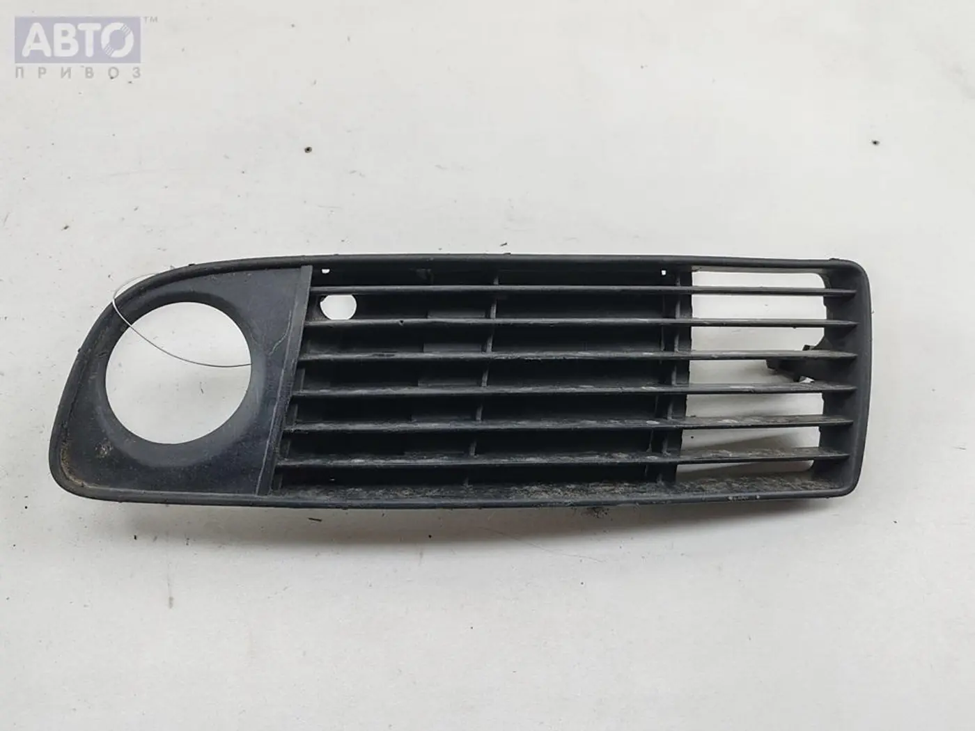 Рамка фары к Audi A6 2000