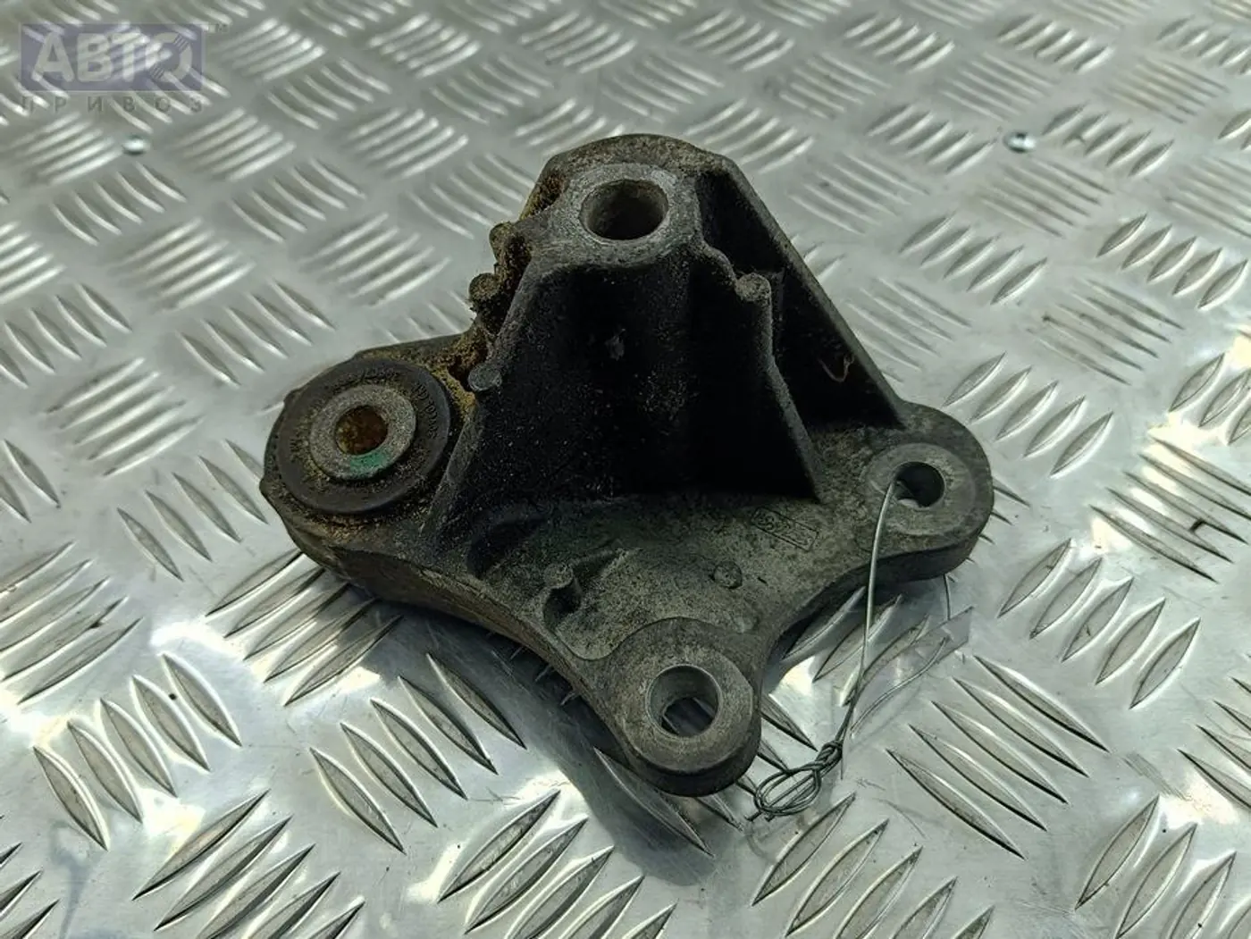 Кронштейн КПП к Ford Focus 2006