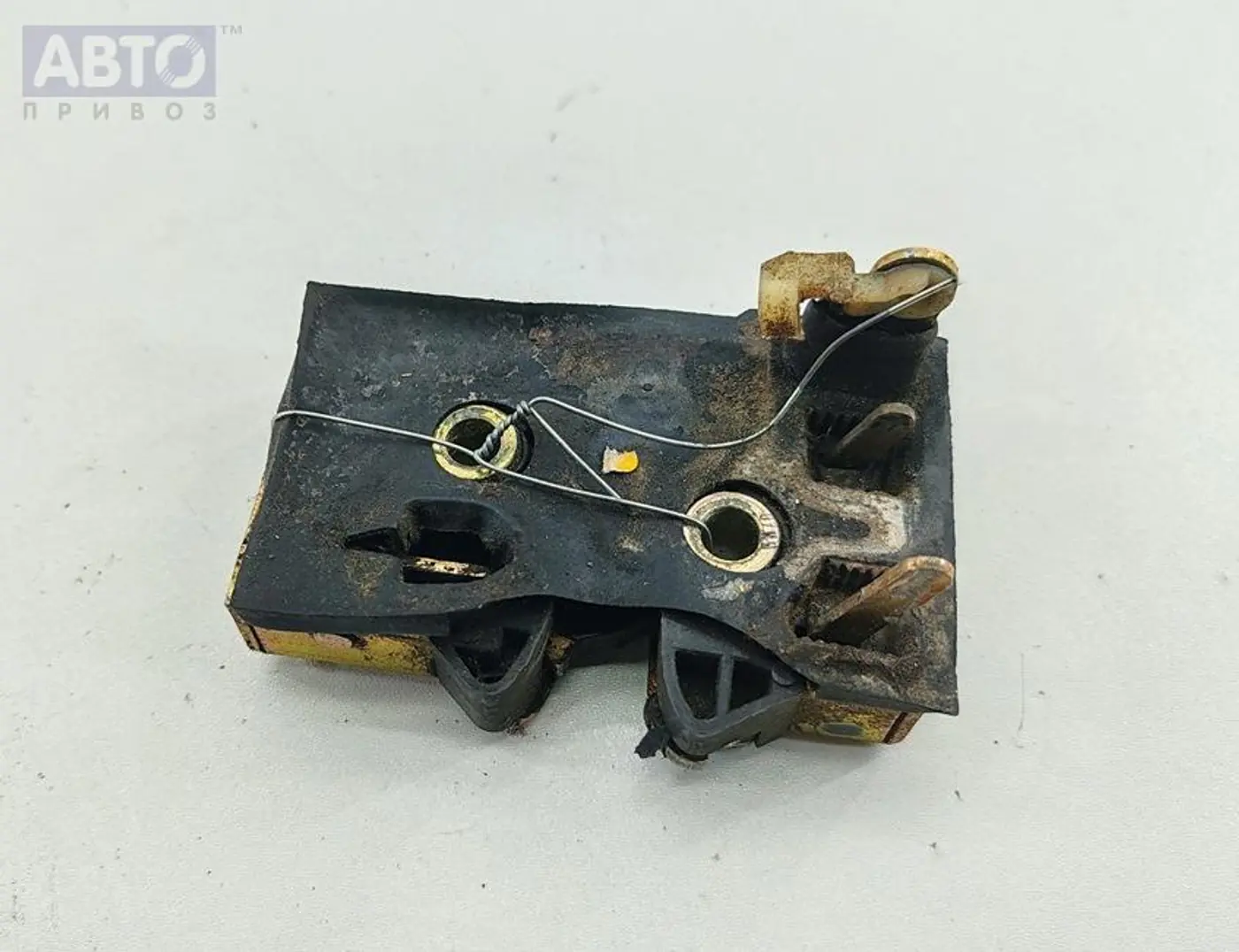 Замок двери к Audi 100 1989