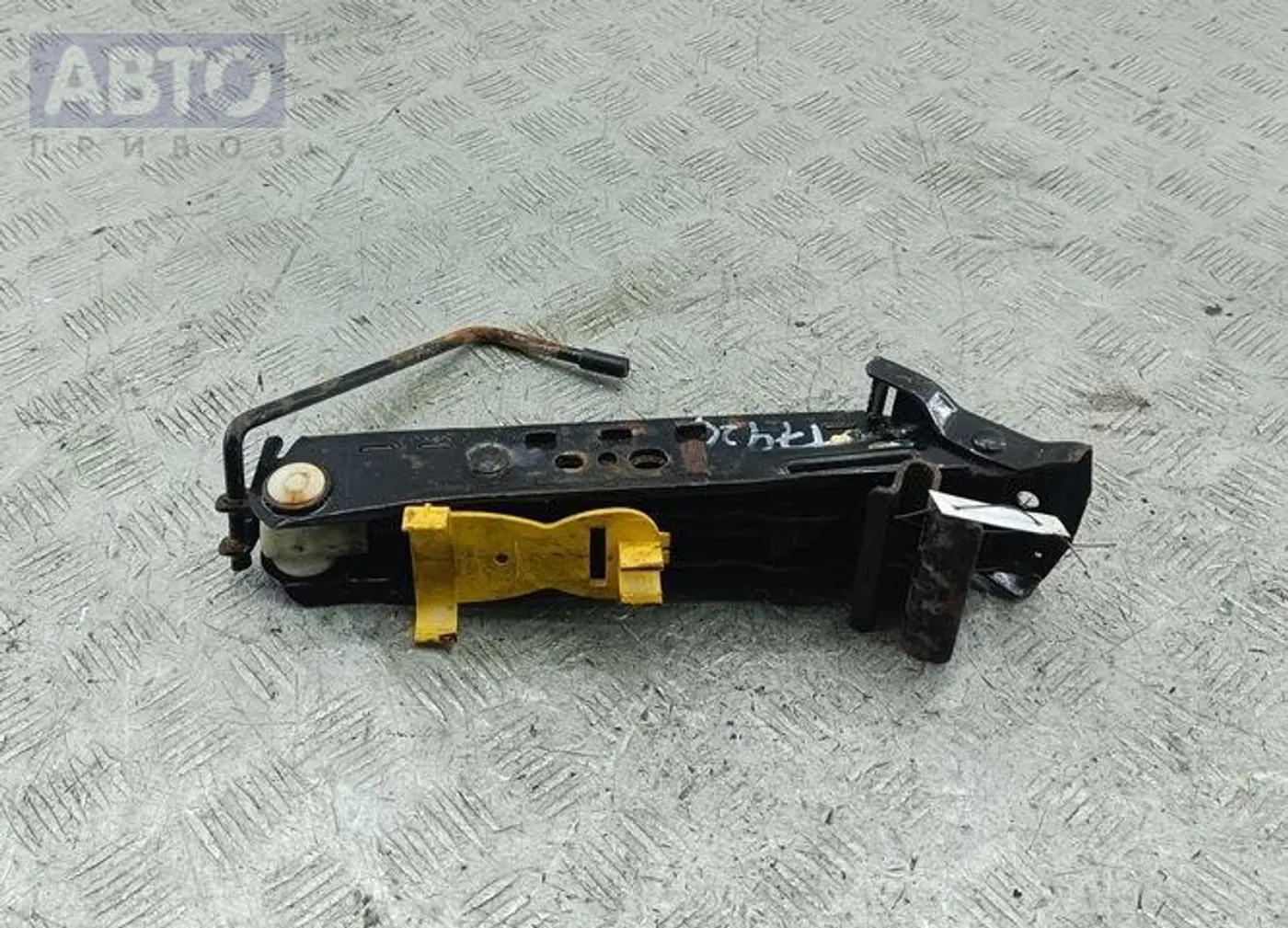 Домкрат к Ford Fiesta 2002
