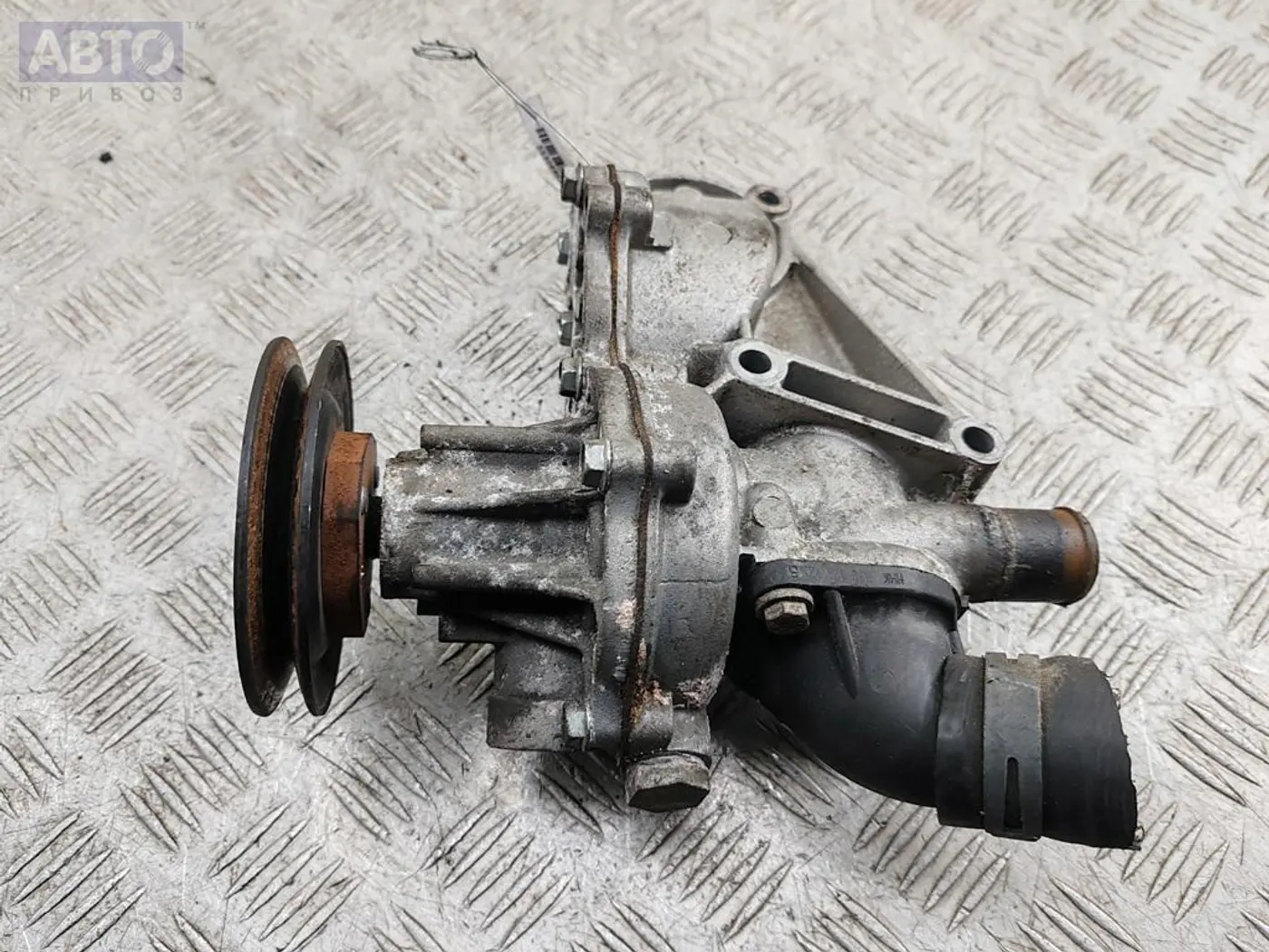 Помпа к Audi A4 1997