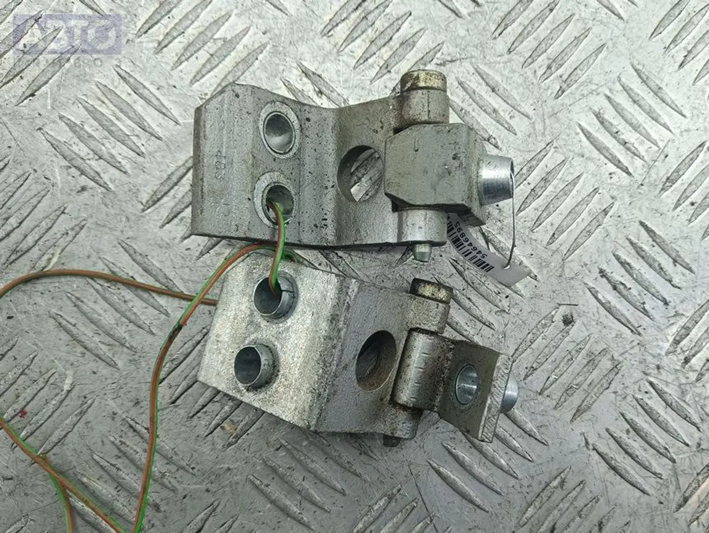 Петли к Peugeot 206 2004