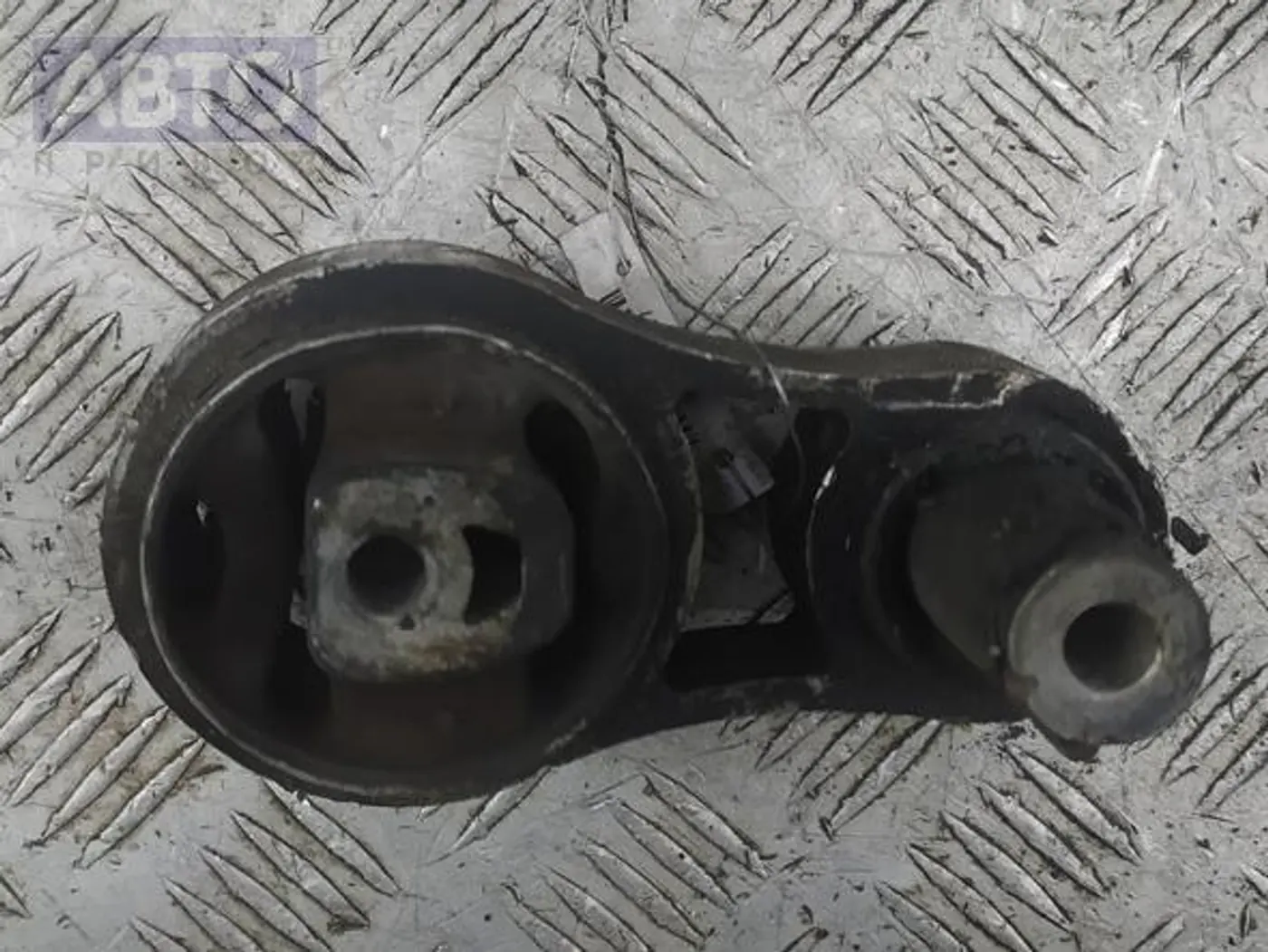 Подушка крепления двигателя к Ford Fusion 2004