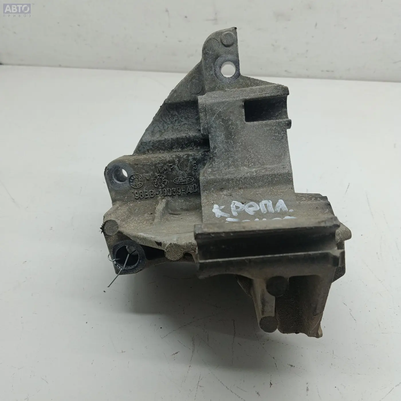 Кронштейн генератора к Ford Focus 2000