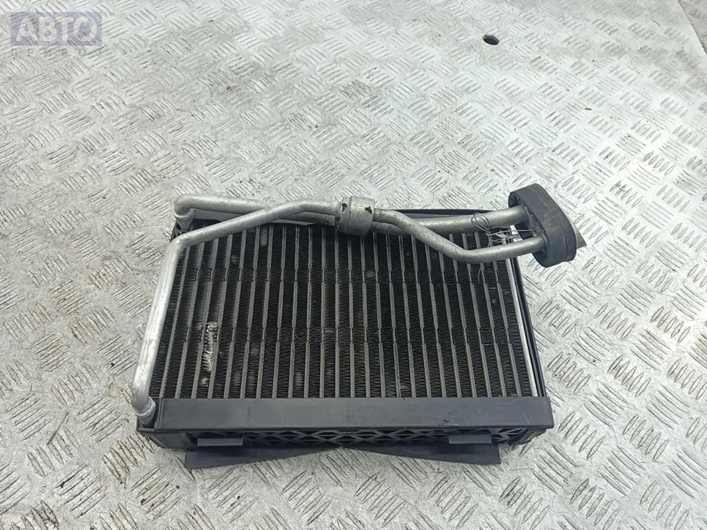 Радиатор кондиционера к Audi A8 2003
