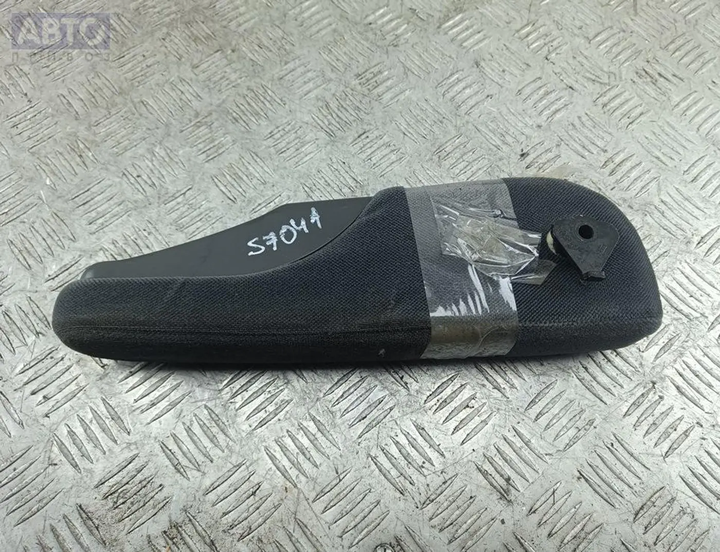 Подлокотник к Ford Galaxy 2004