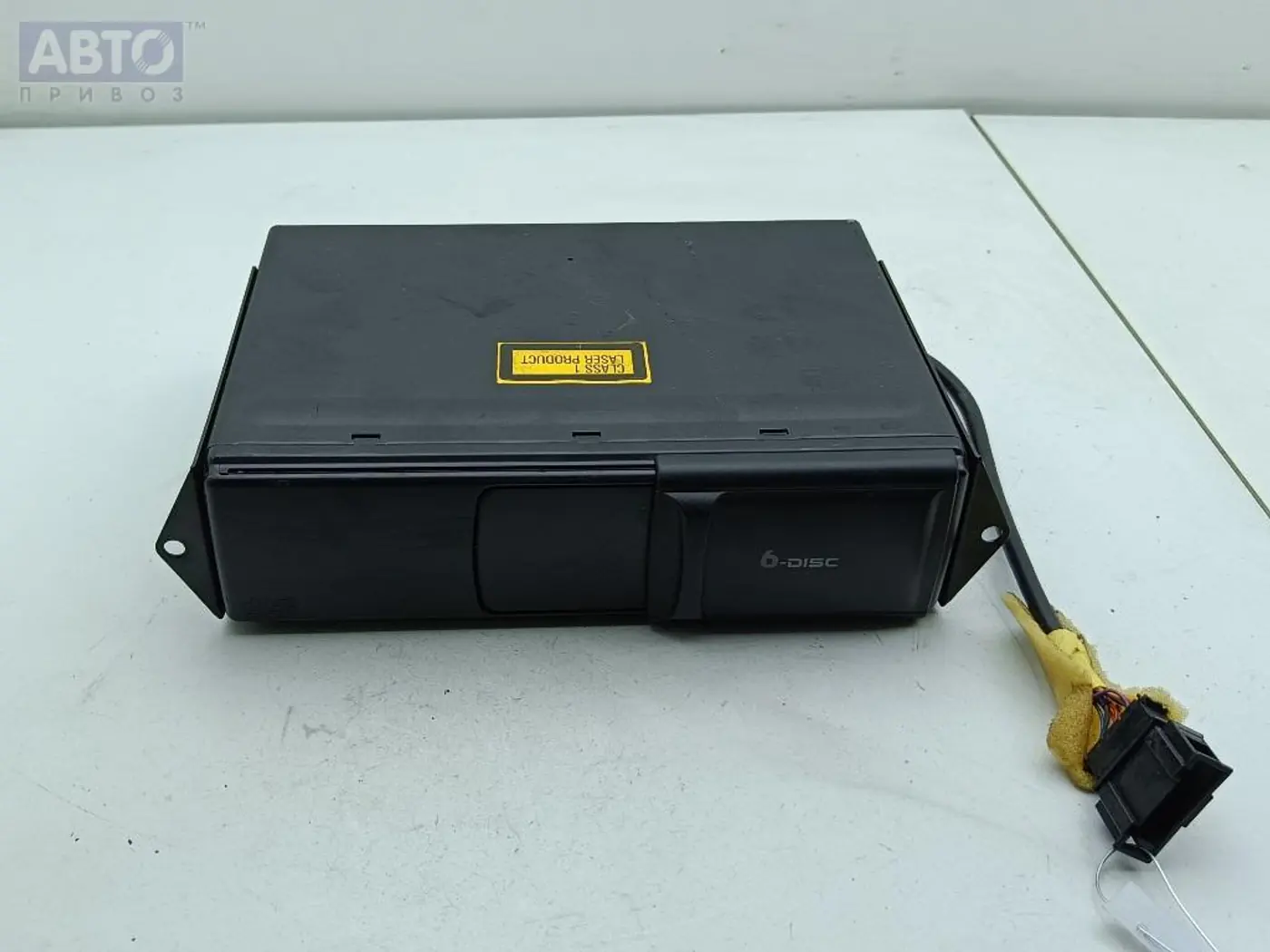 CD-чейнджер к Volkswagen Golf 1999