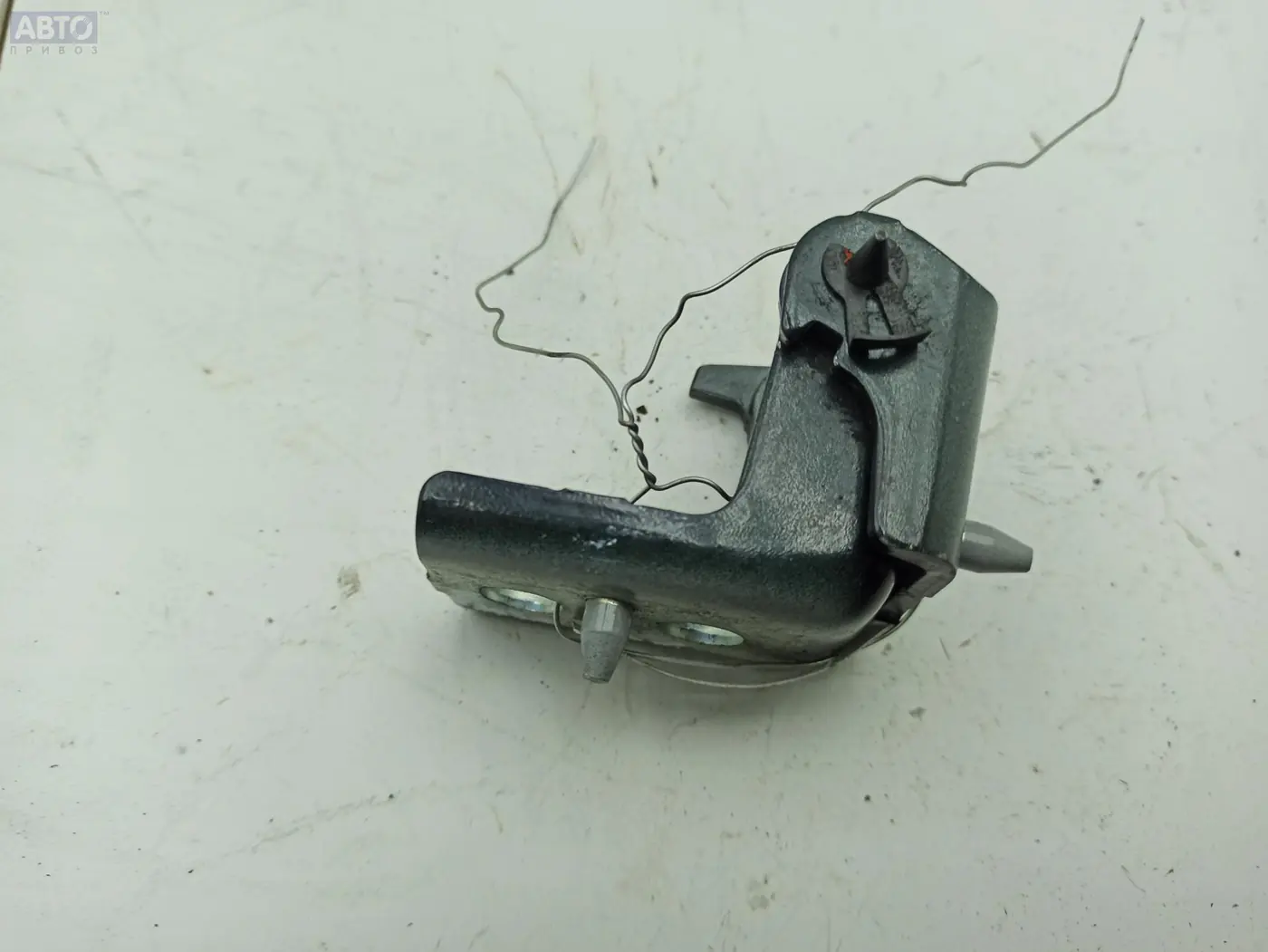 Петли к Peugeot 2008 2015