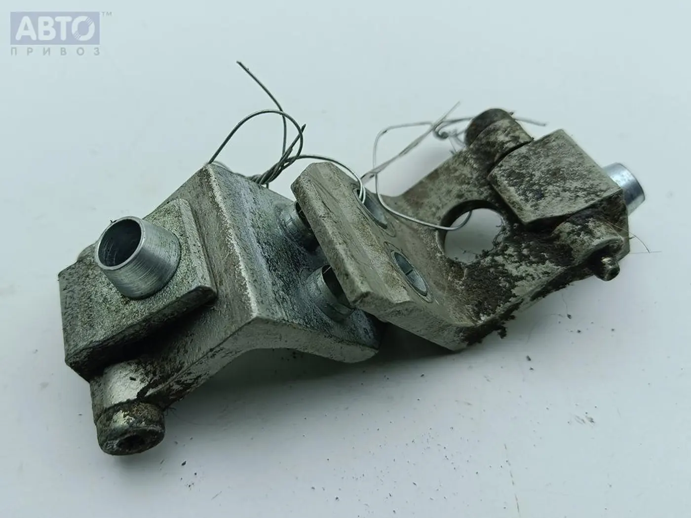 Петли к Peugeot 206 2005