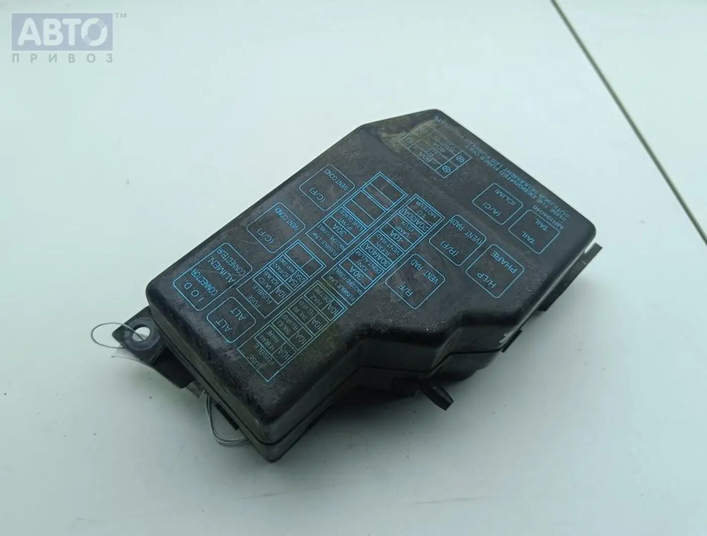 Короб предохранителей к Mitsubishi Space Wagon 1995