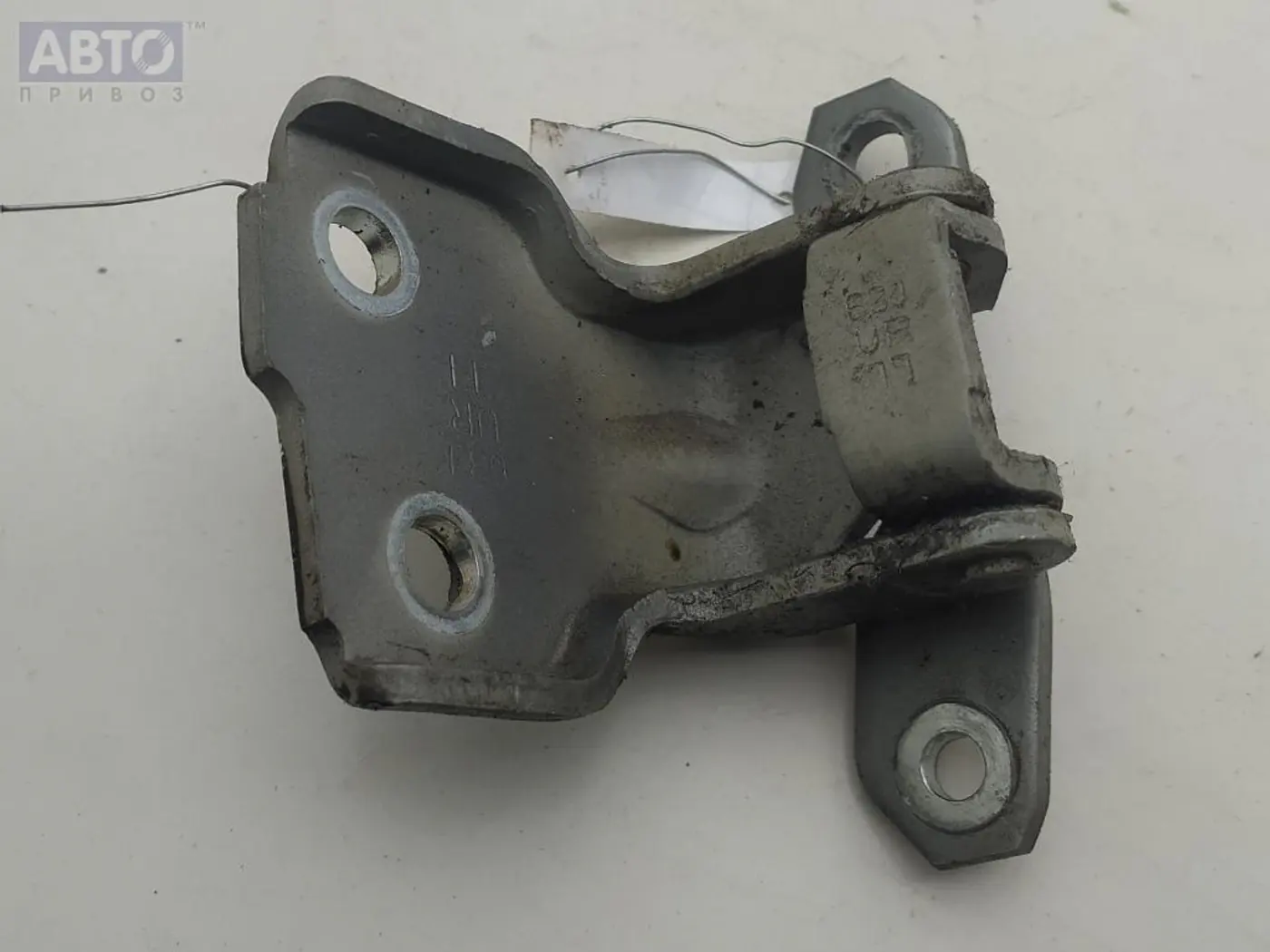 Петли к Suzuki SX4 2013