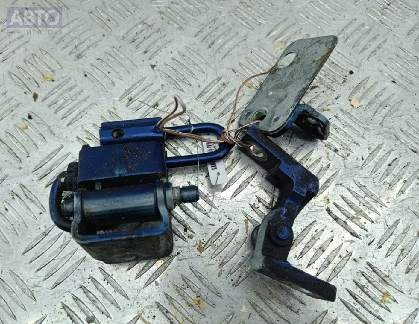 Петли к Volkswagen Passat 2001