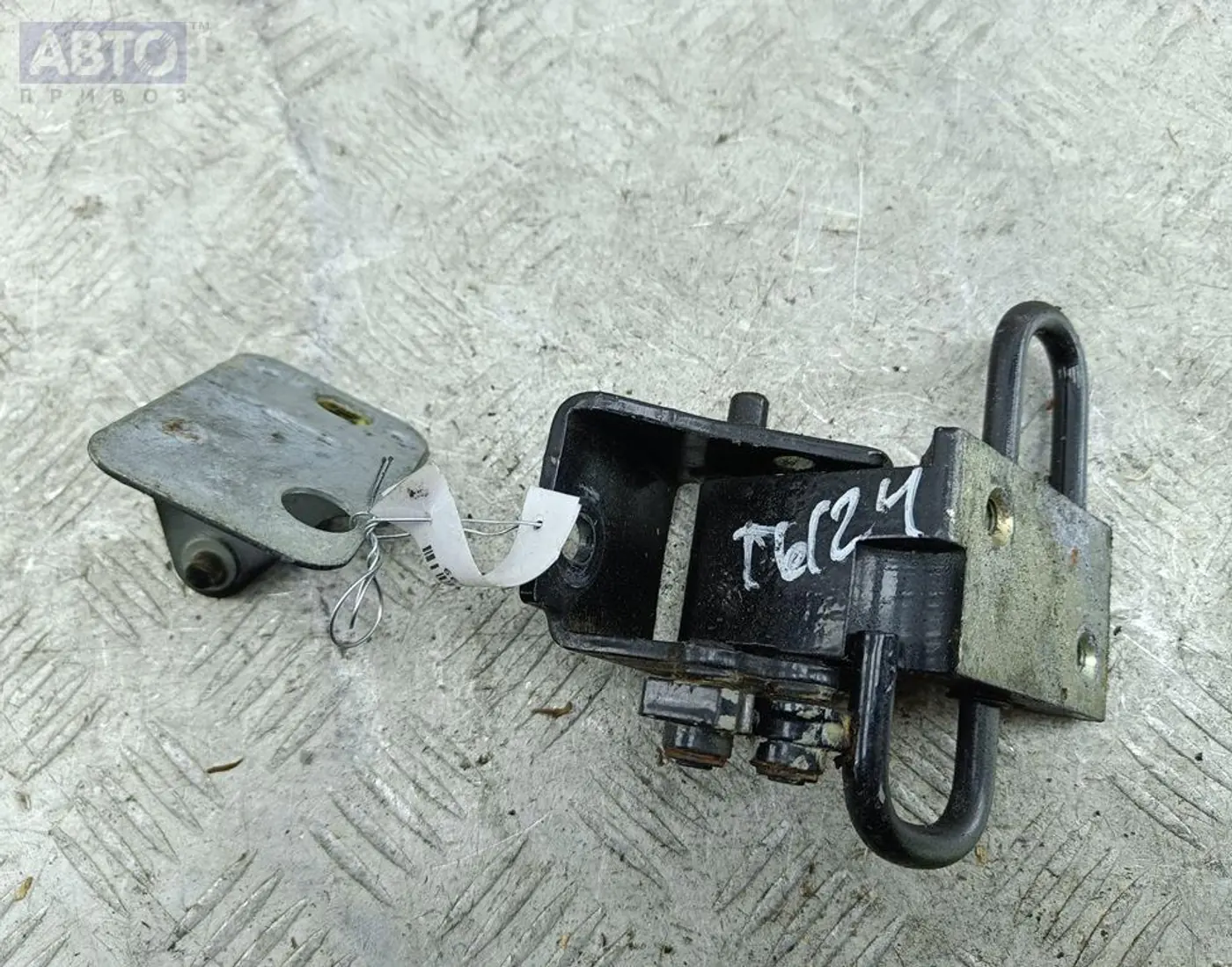 Петли к Volkswagen Passat 2005