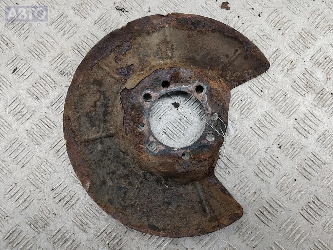 Кожух к Mazda 5 2006