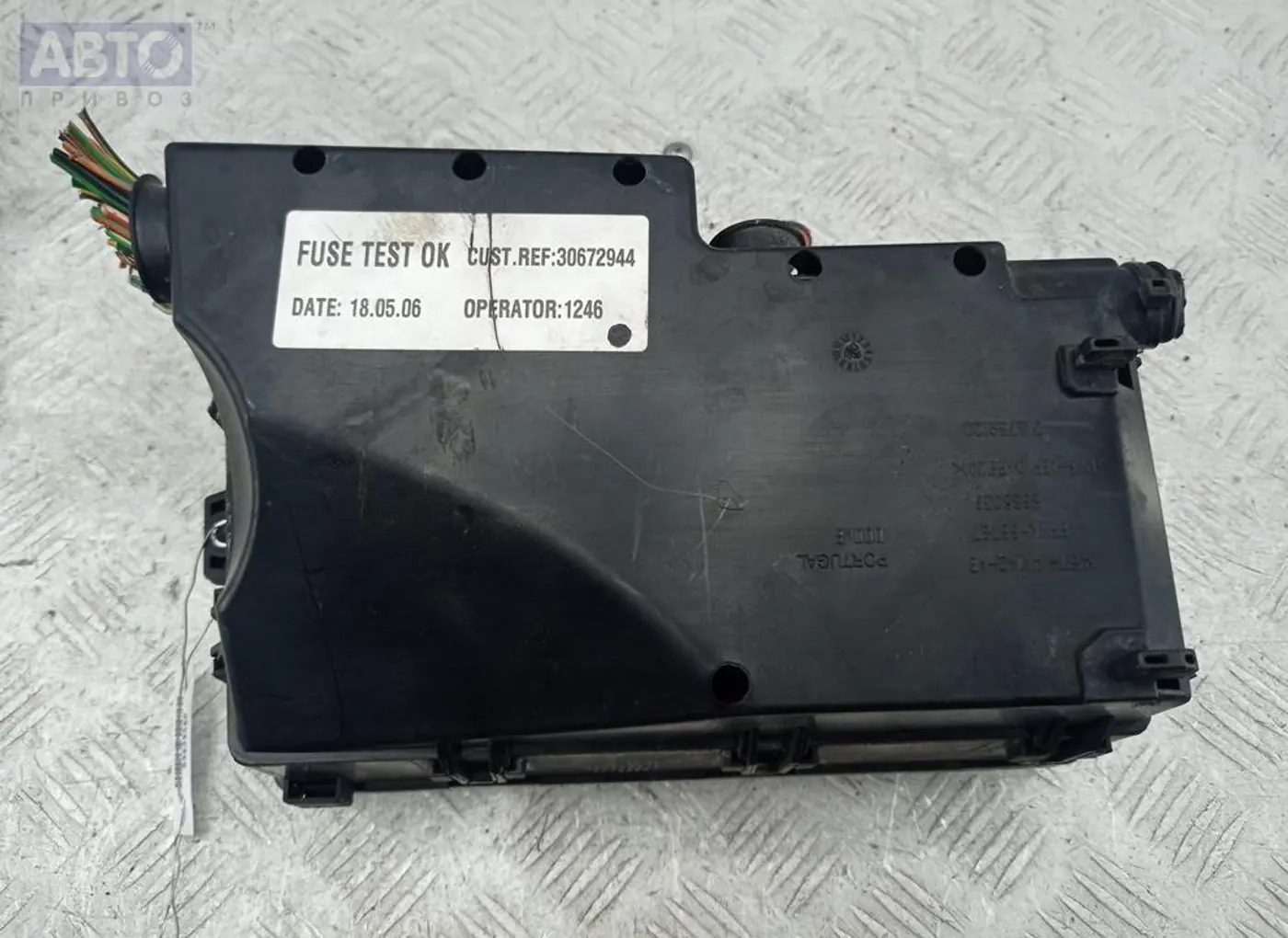 Короб предохранителей к Volvo C70 2007
