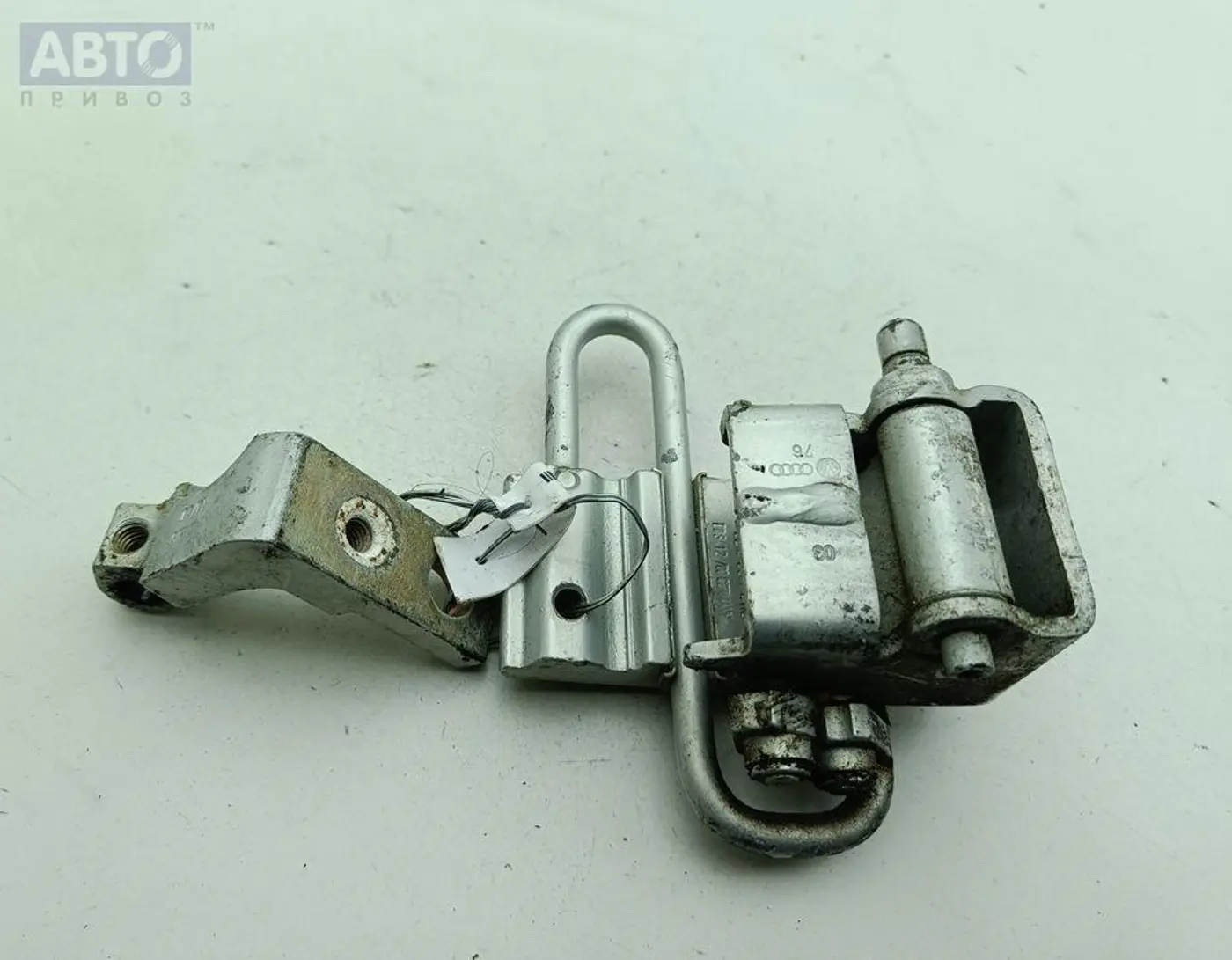 Петли к Volkswagen Passat 2000