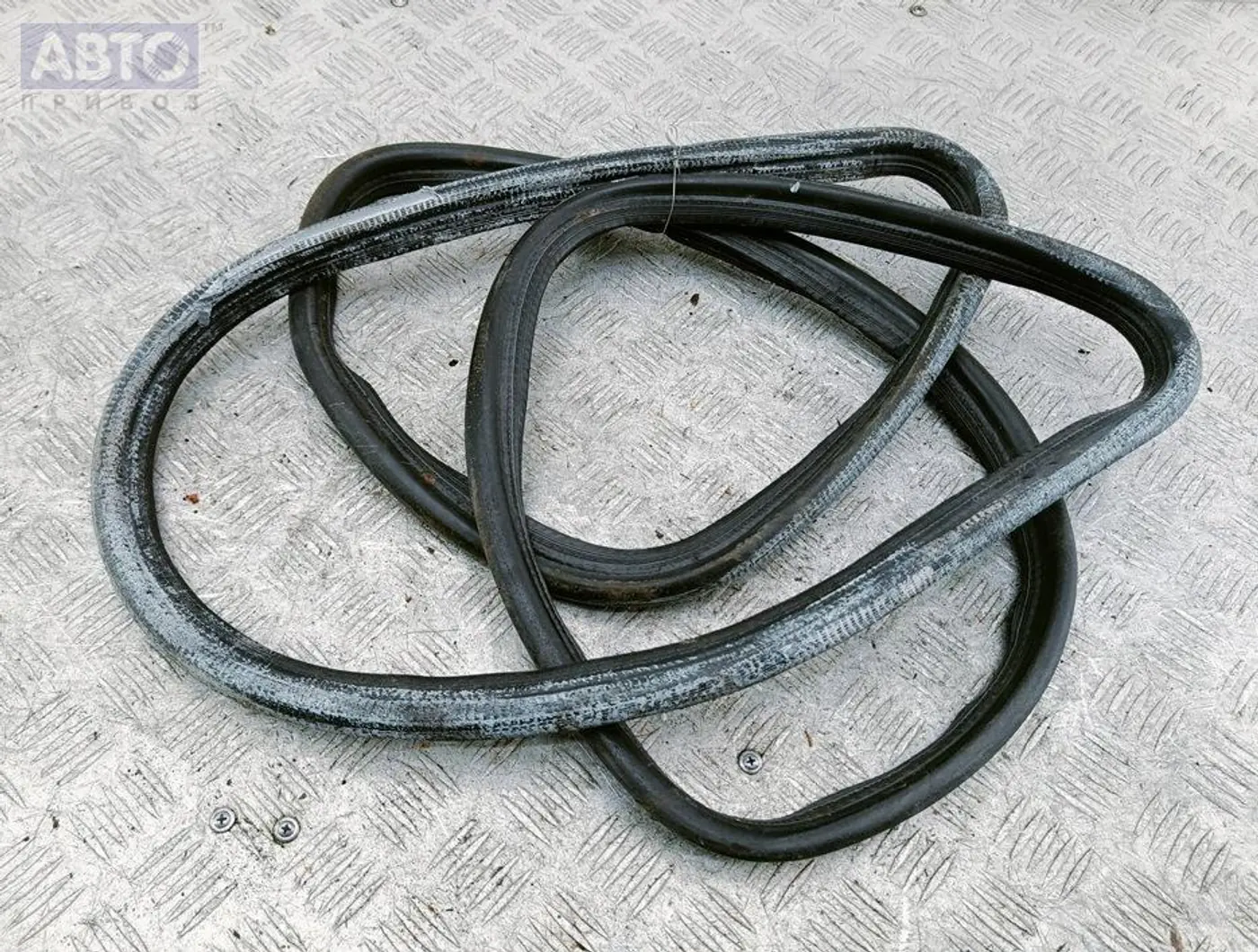Уплотнитель к Mercedes-Benz C-klasse 1994